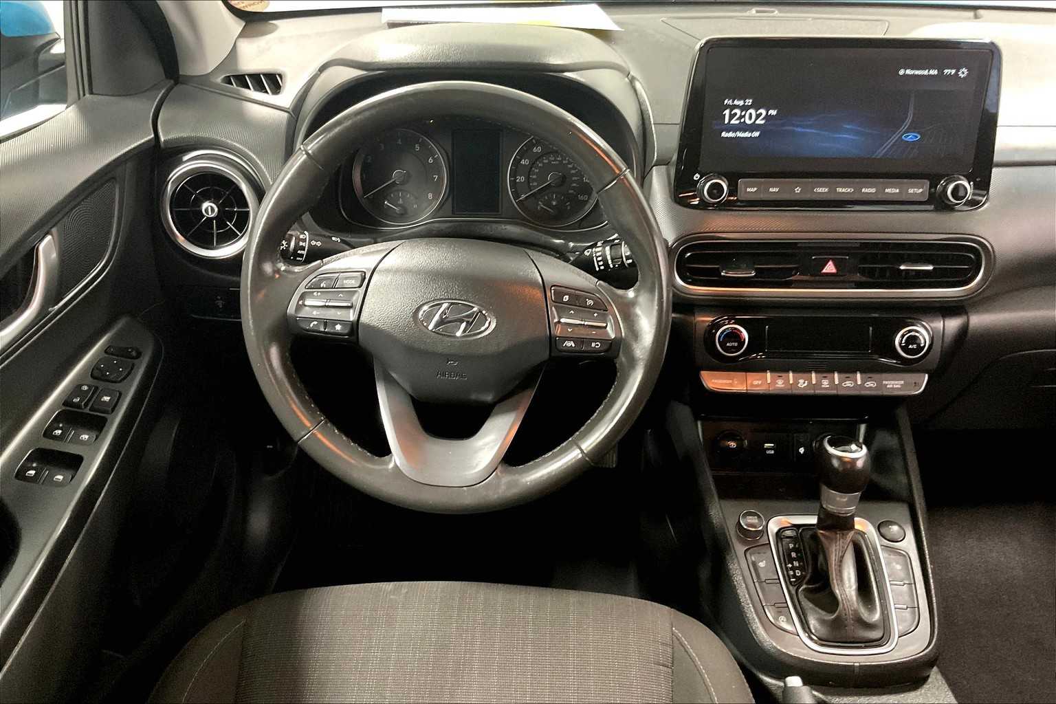 2023 Hyundai Kona SEL - Photo 17