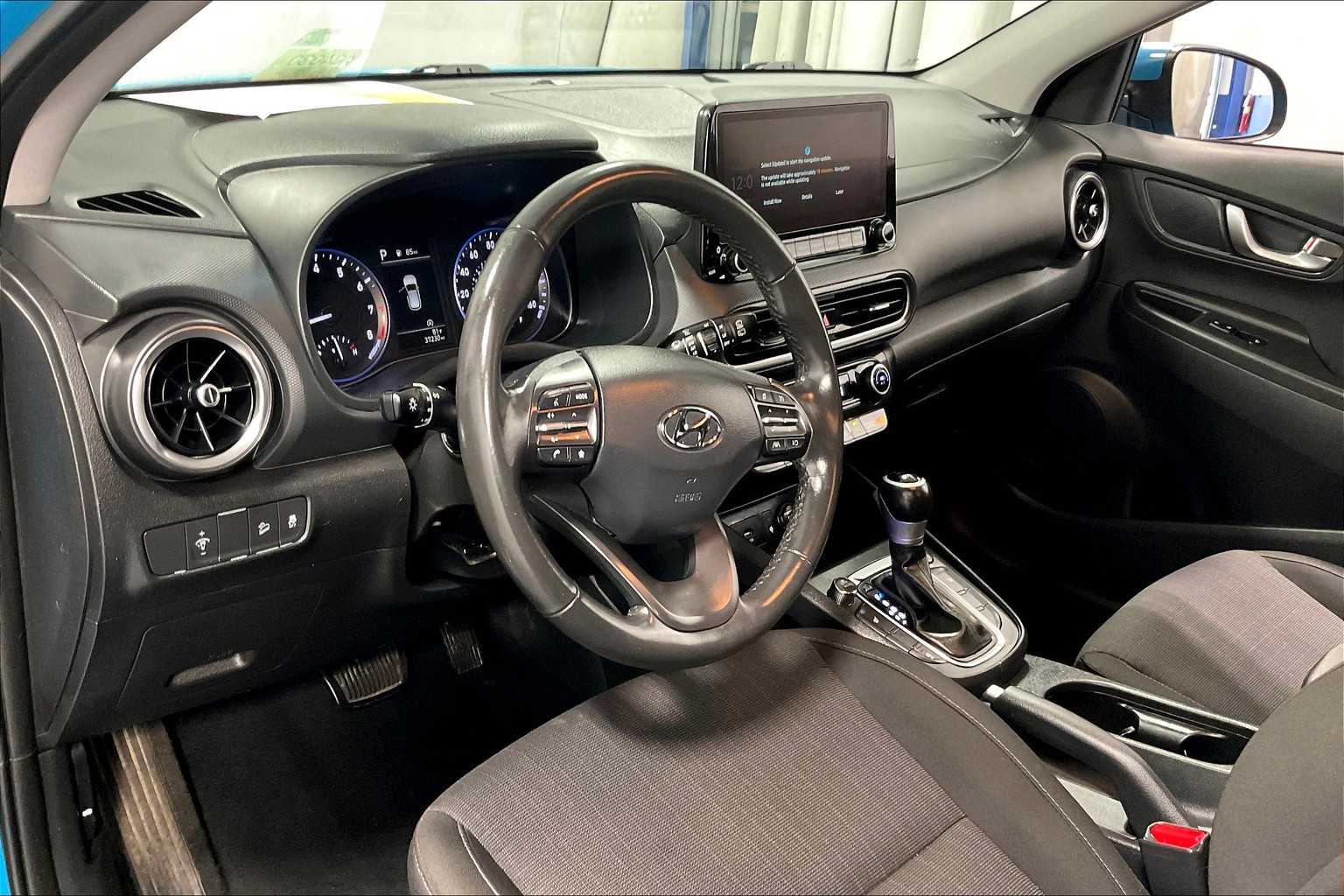 2023 Hyundai Kona SEL - Photo 8