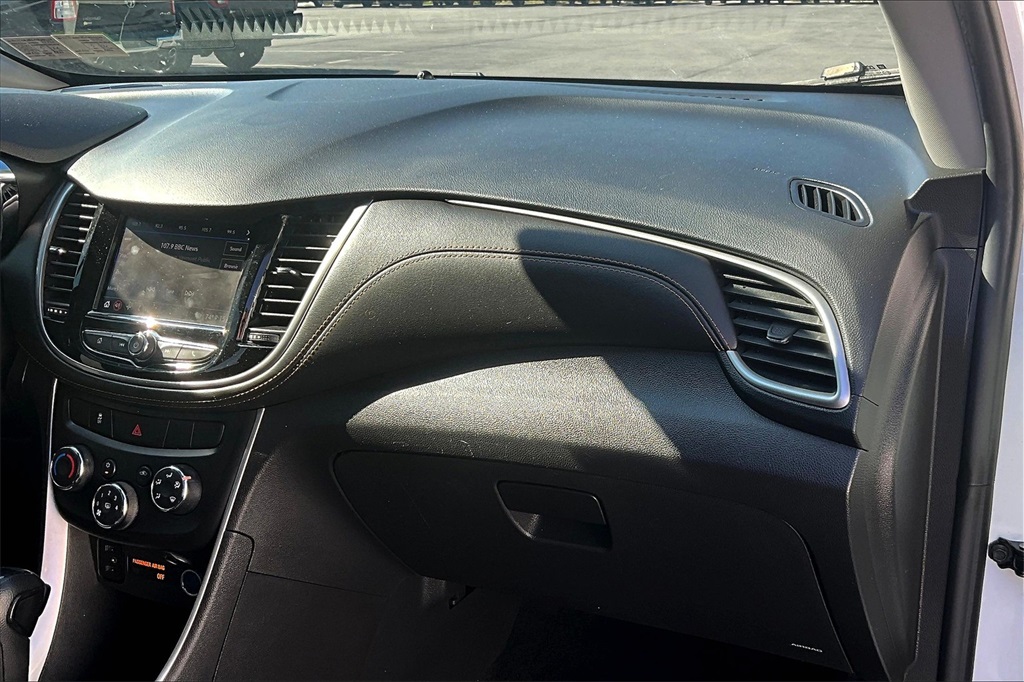 2021 Chevrolet Trax LS - Photo 13