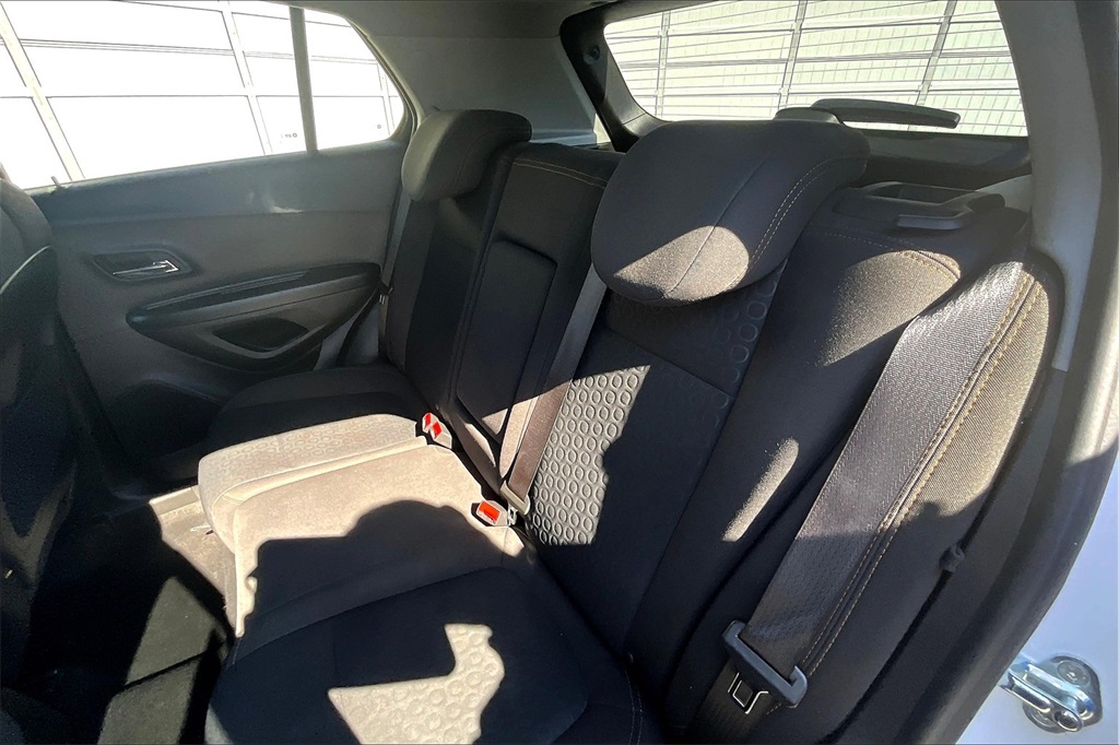 2021 Chevrolet Trax LS - Photo 15