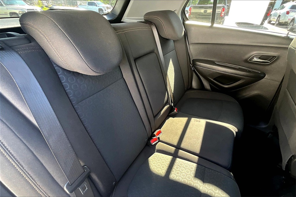 2021 Chevrolet Trax LS - Photo 16
