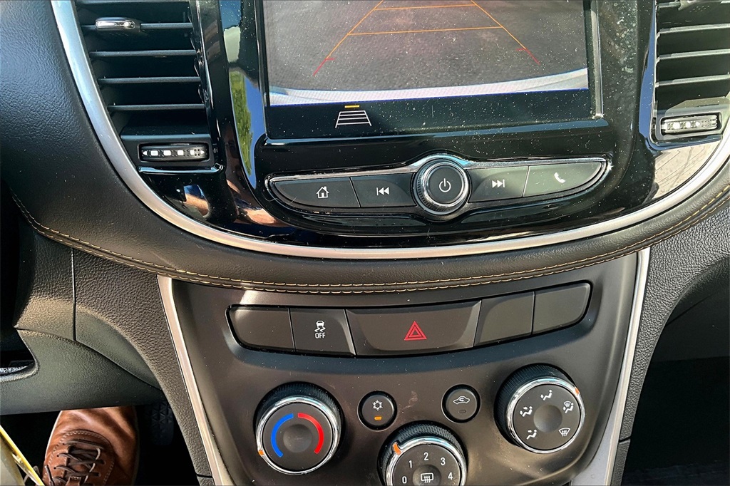 2021 Chevrolet Trax LS - Photo 25