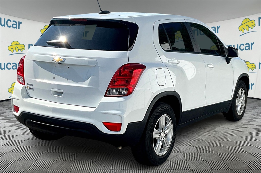 2021 Chevrolet Trax LS - Photo 6