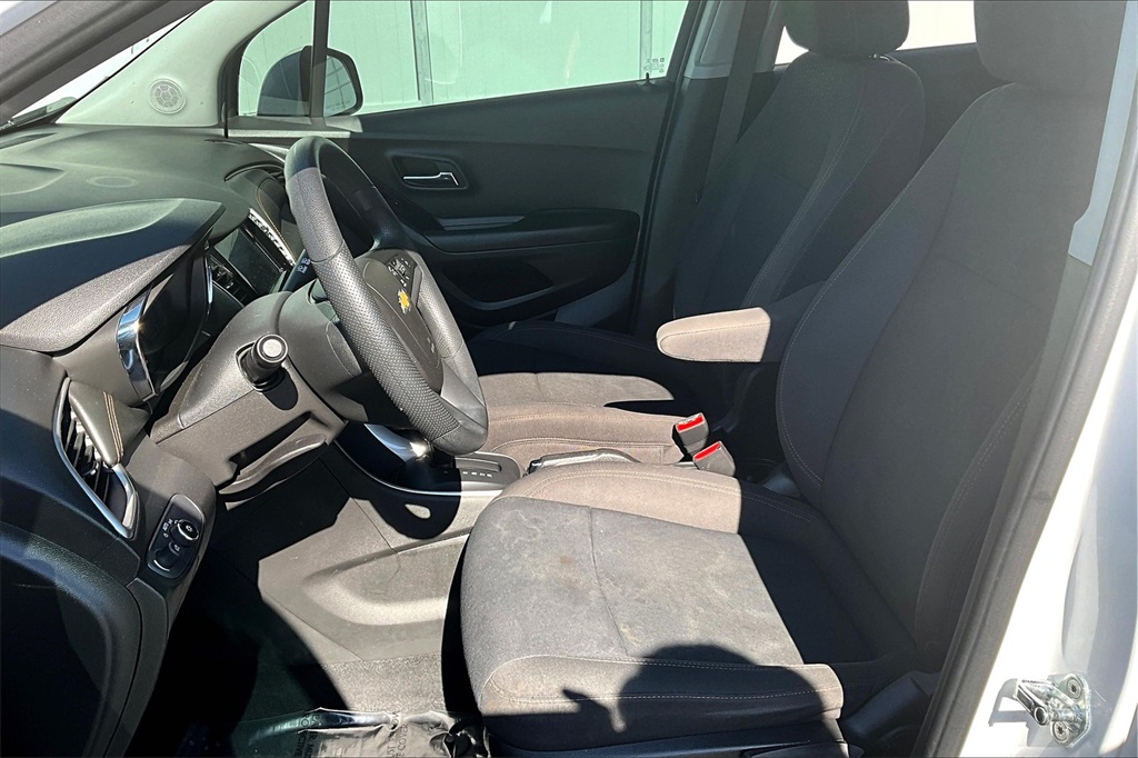 2021 Chevrolet Trax LS - Photo 10