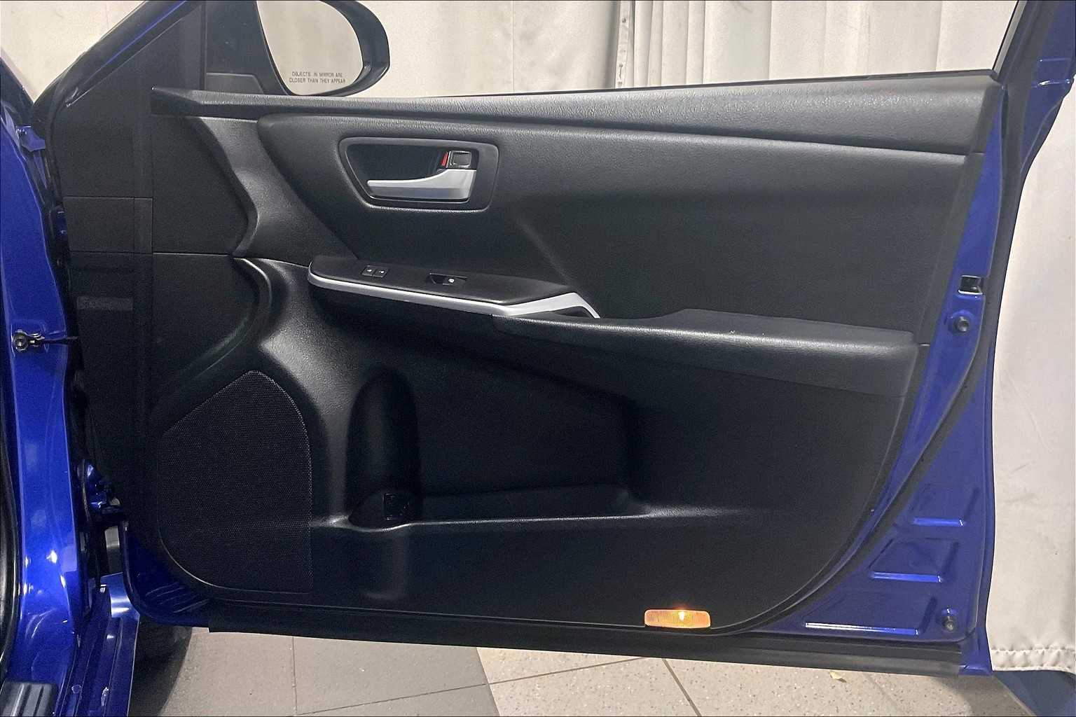 2015 Toyota Camry SE - Photo 12