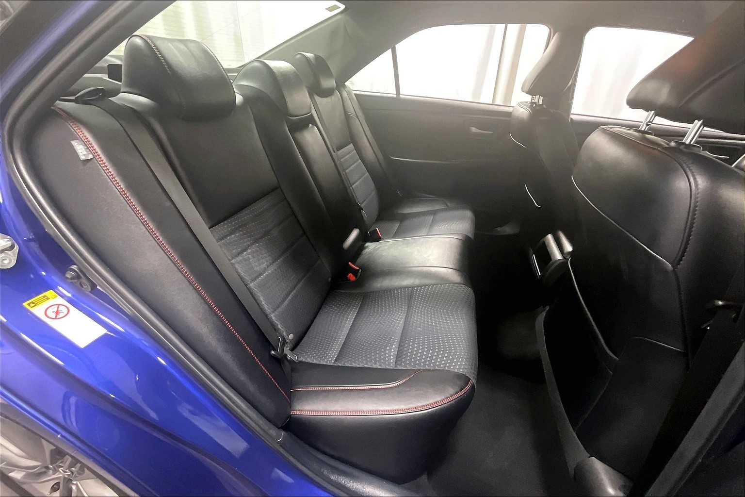 2015 Toyota Camry SE - Photo 16