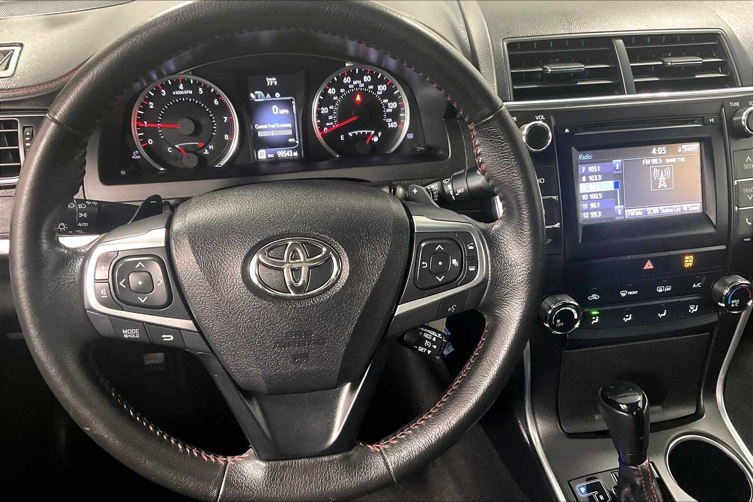 2015 Toyota Camry SE - Photo 18