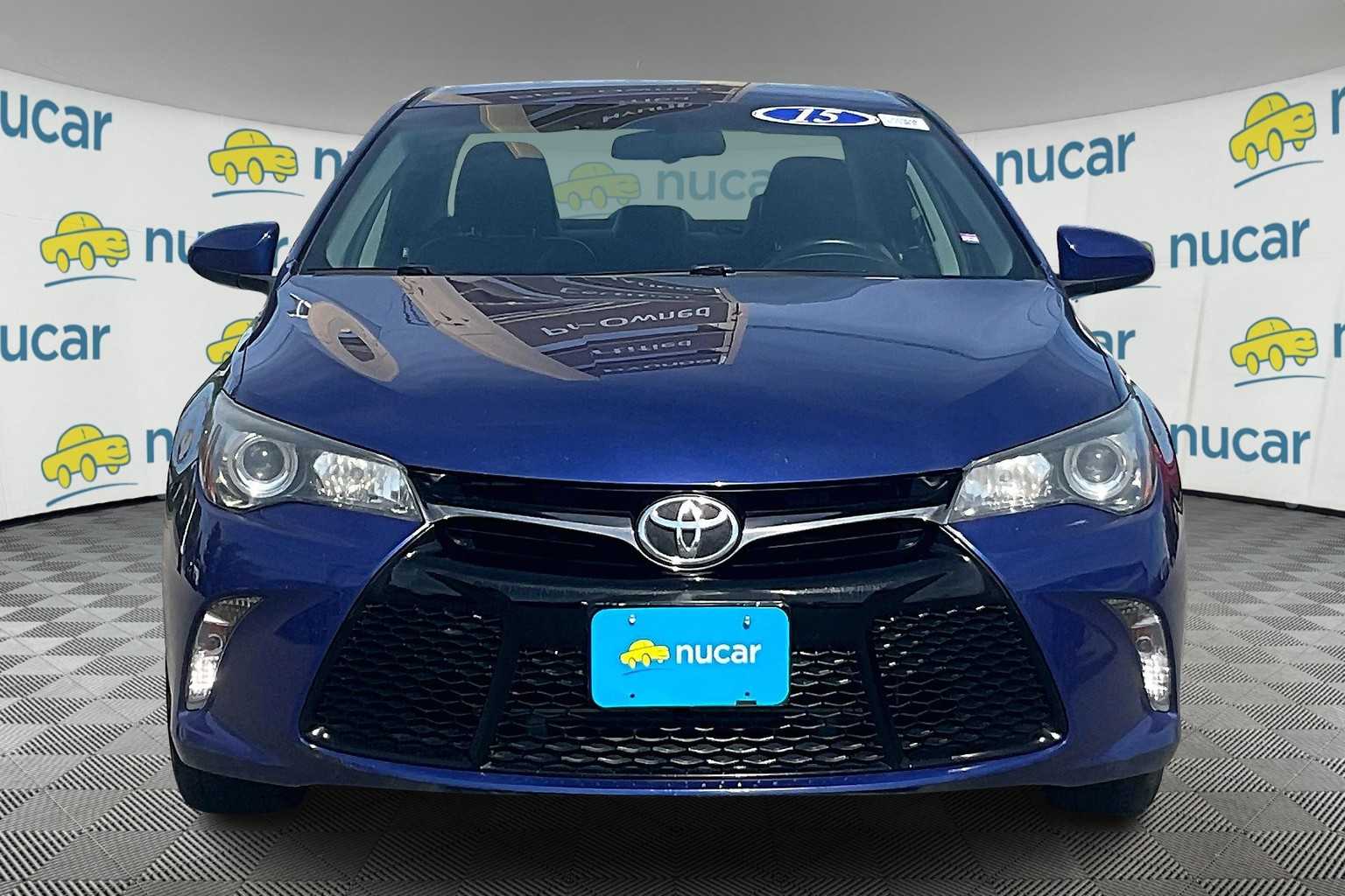 2015 Toyota Camry SE - Photo 2