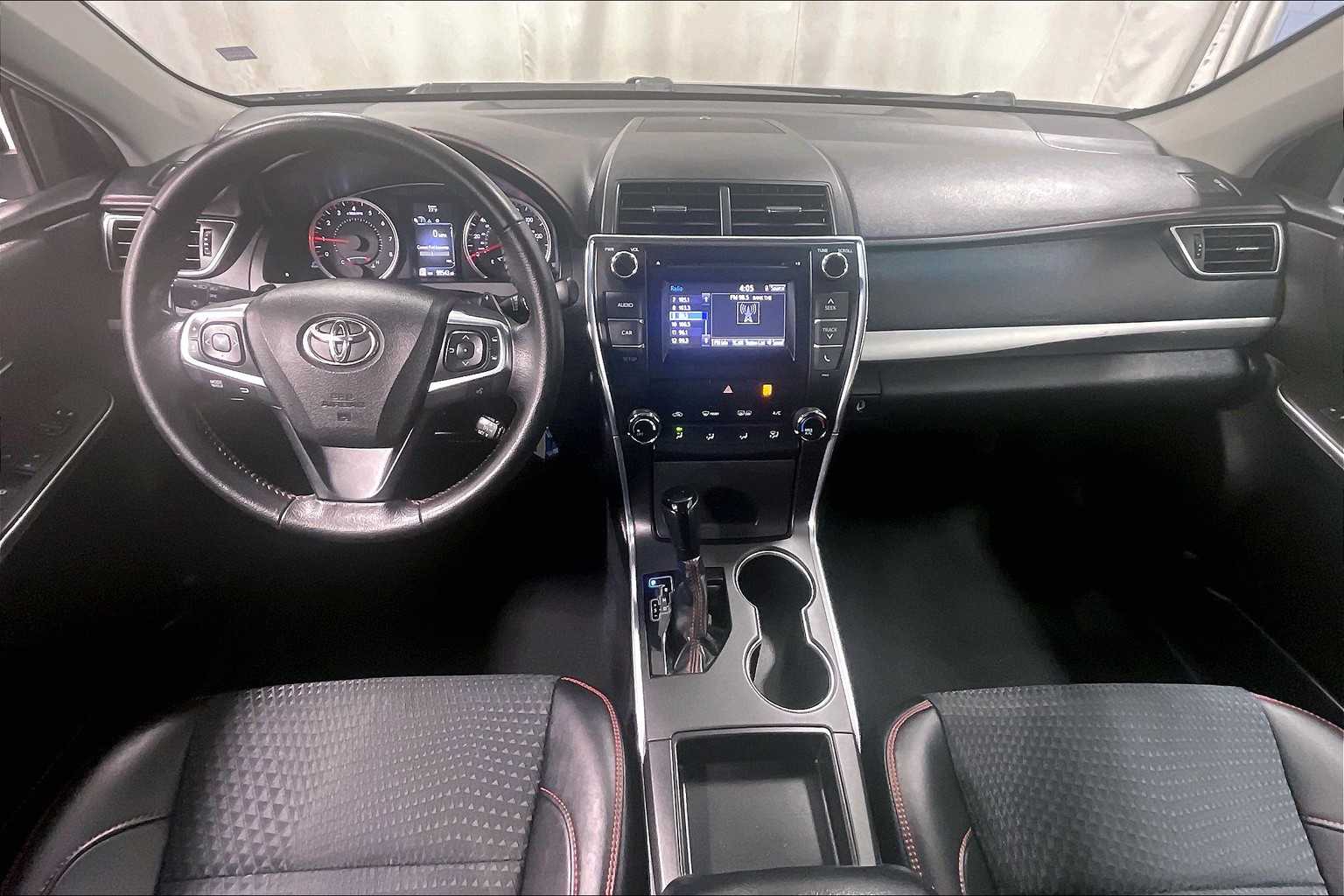2015 Toyota Camry SE - Photo 21