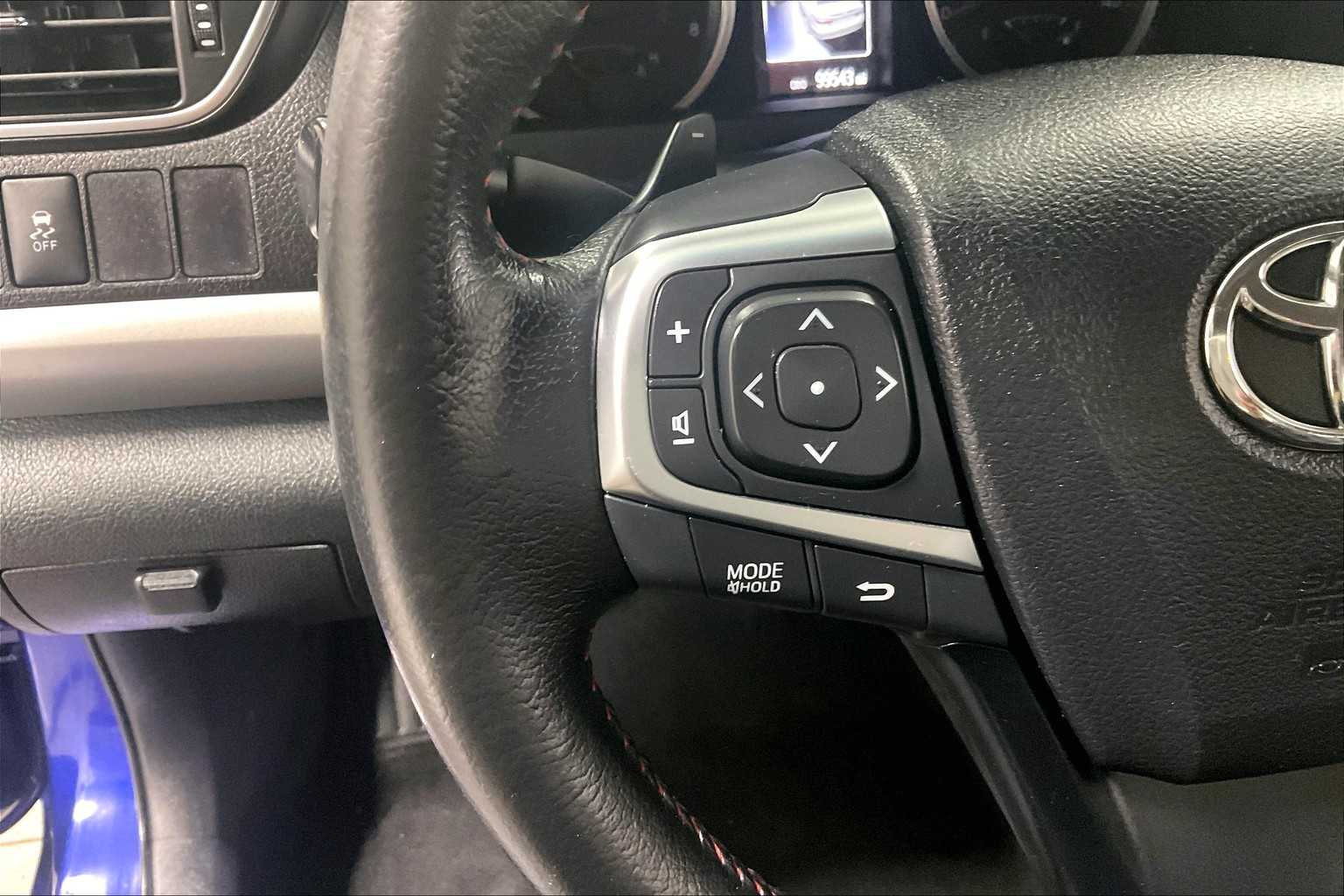 2015 Toyota Camry SE - Photo 22