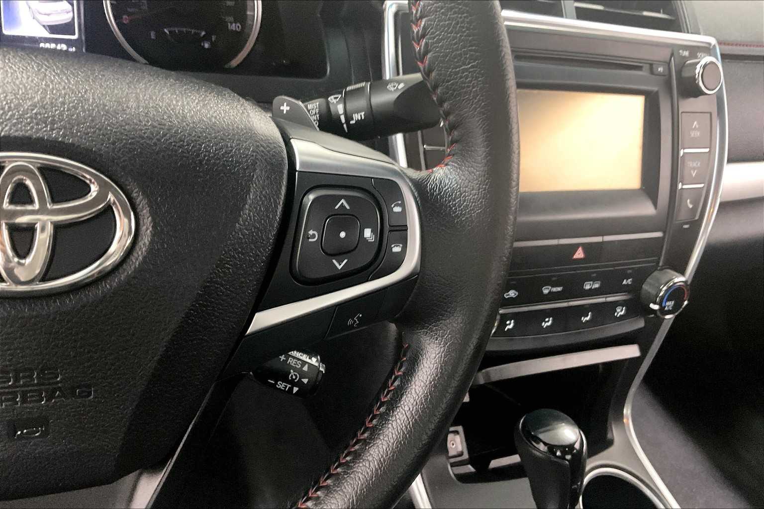 2015 Toyota Camry SE - Photo 23