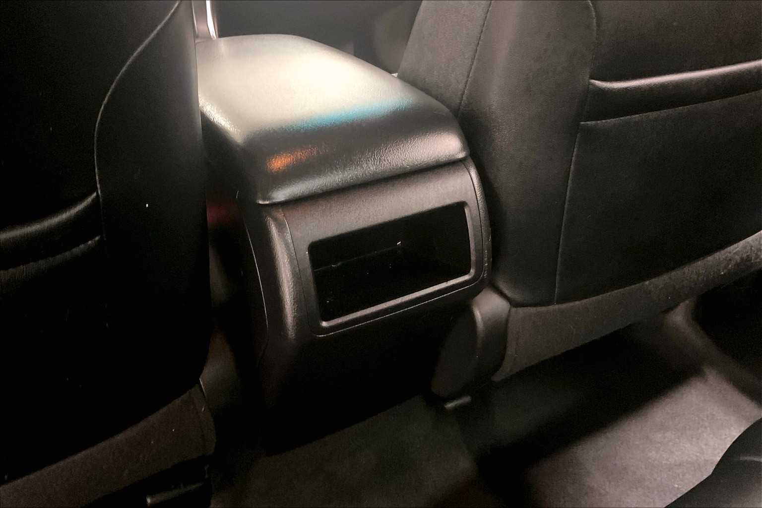 2015 Toyota Camry SE - Photo 27