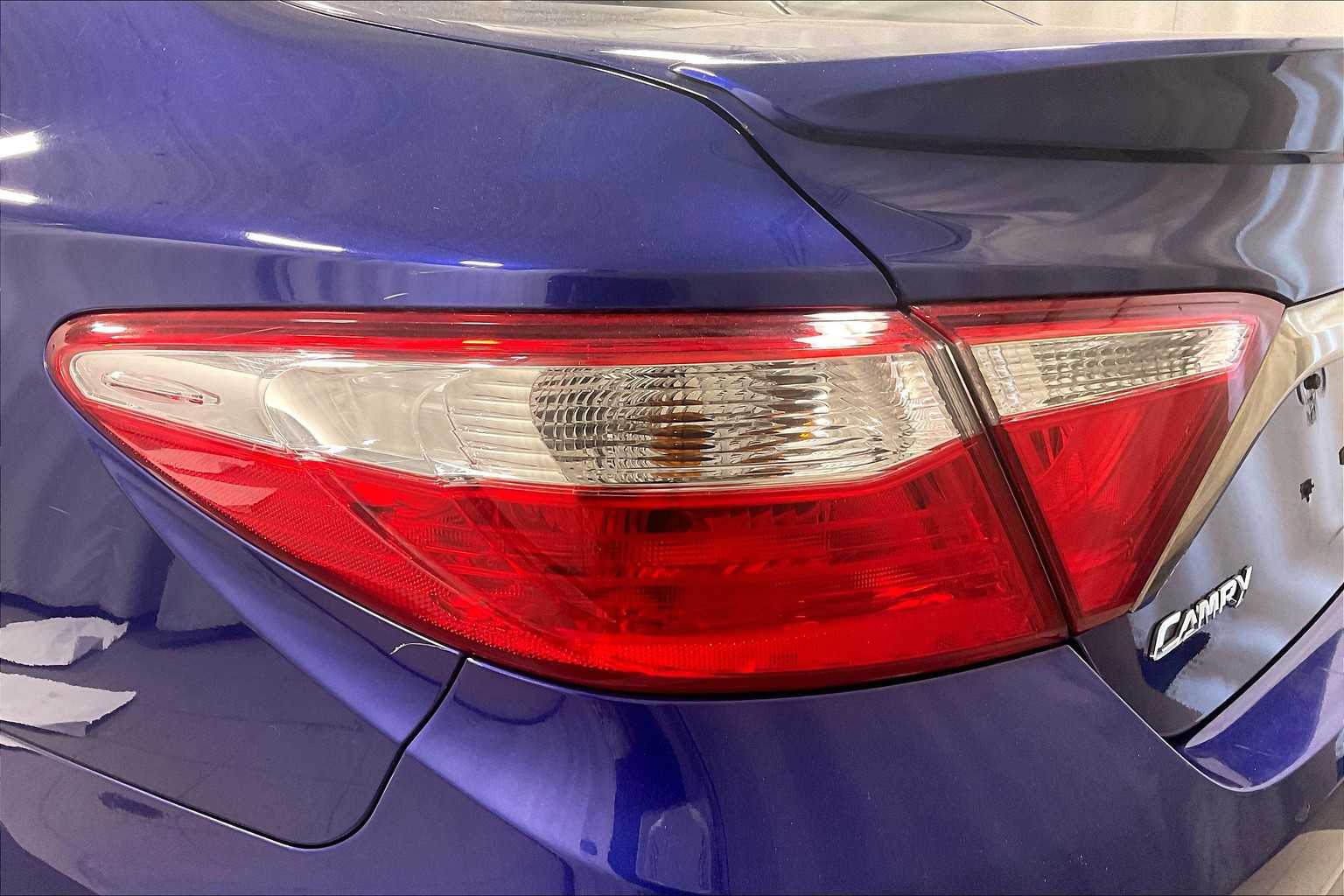 2015 Toyota Camry SE - Photo 33