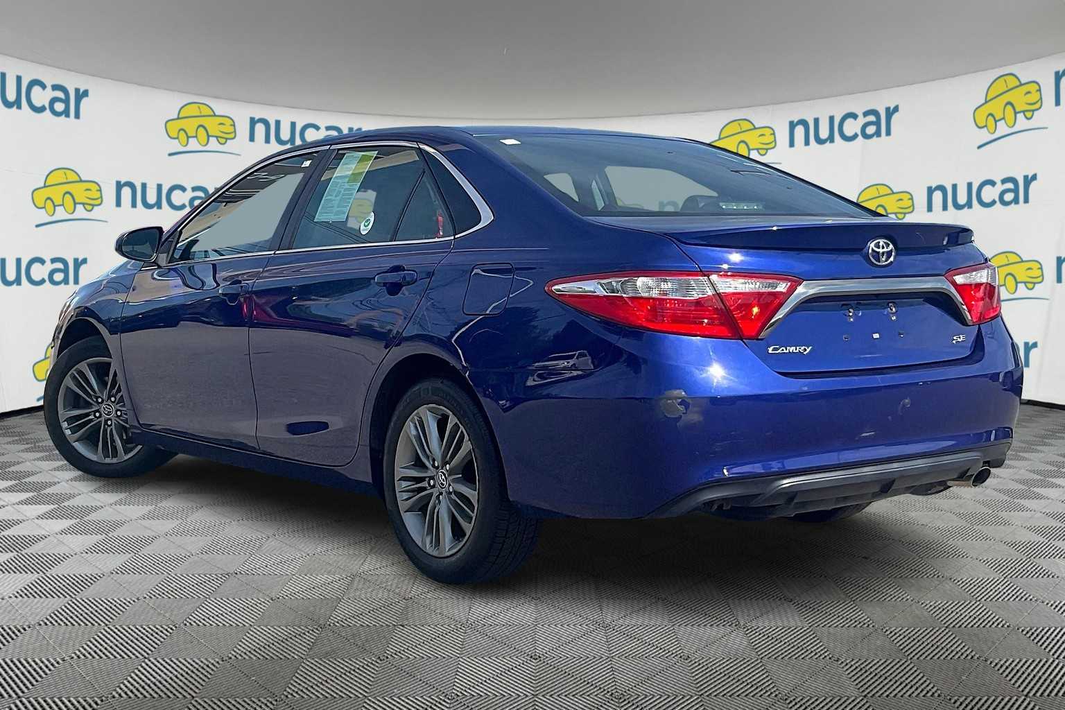 2015 Toyota Camry SE - Photo 4