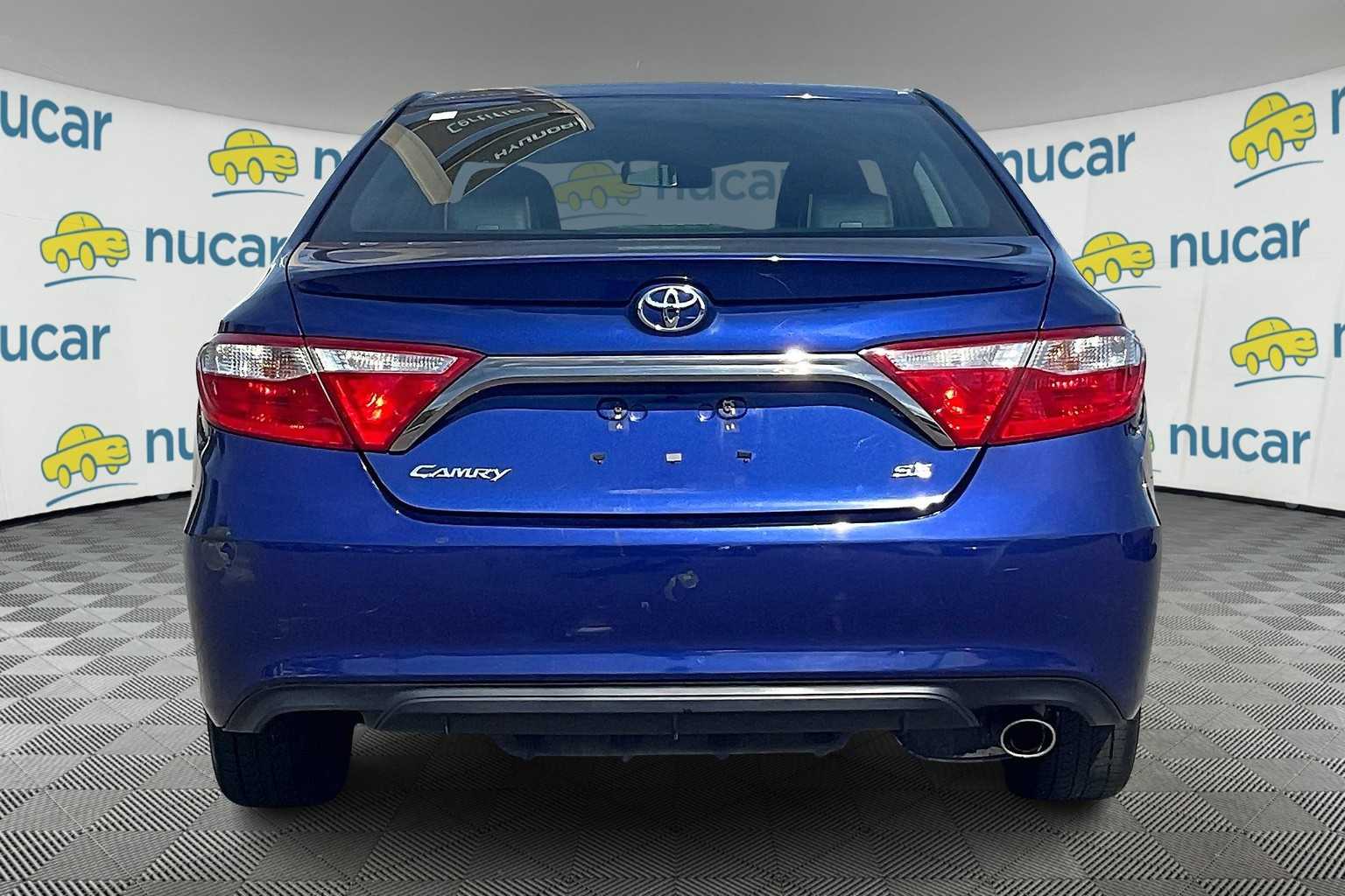 2015 Toyota Camry SE - Photo 5