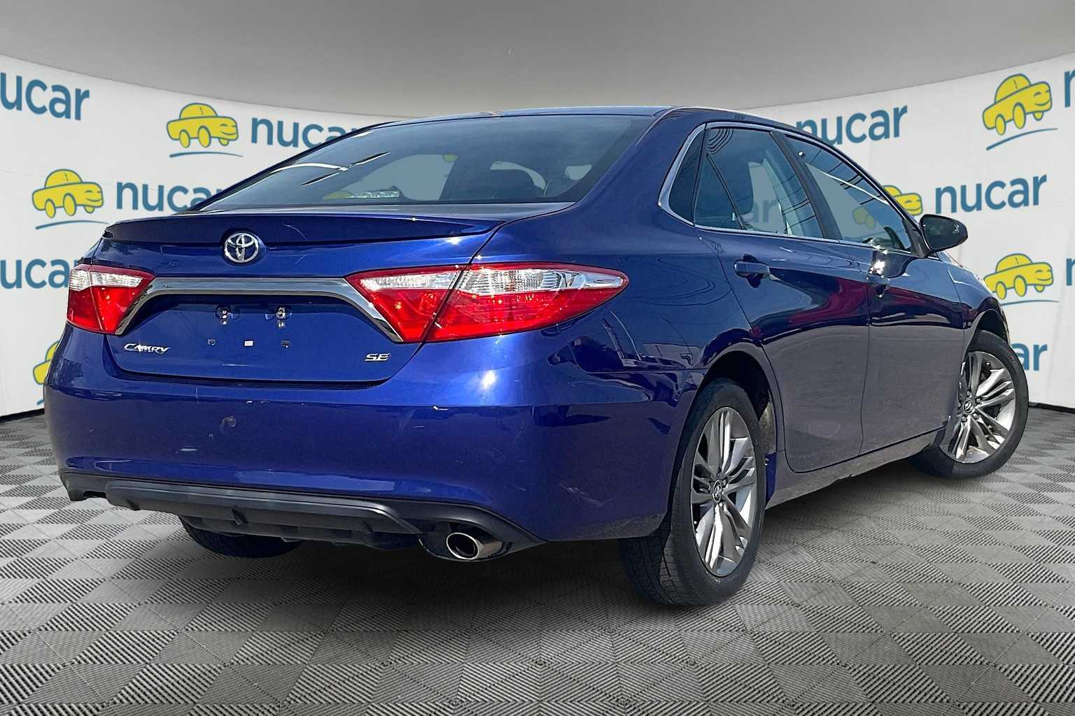 2015 Toyota Camry SE - Photo 6