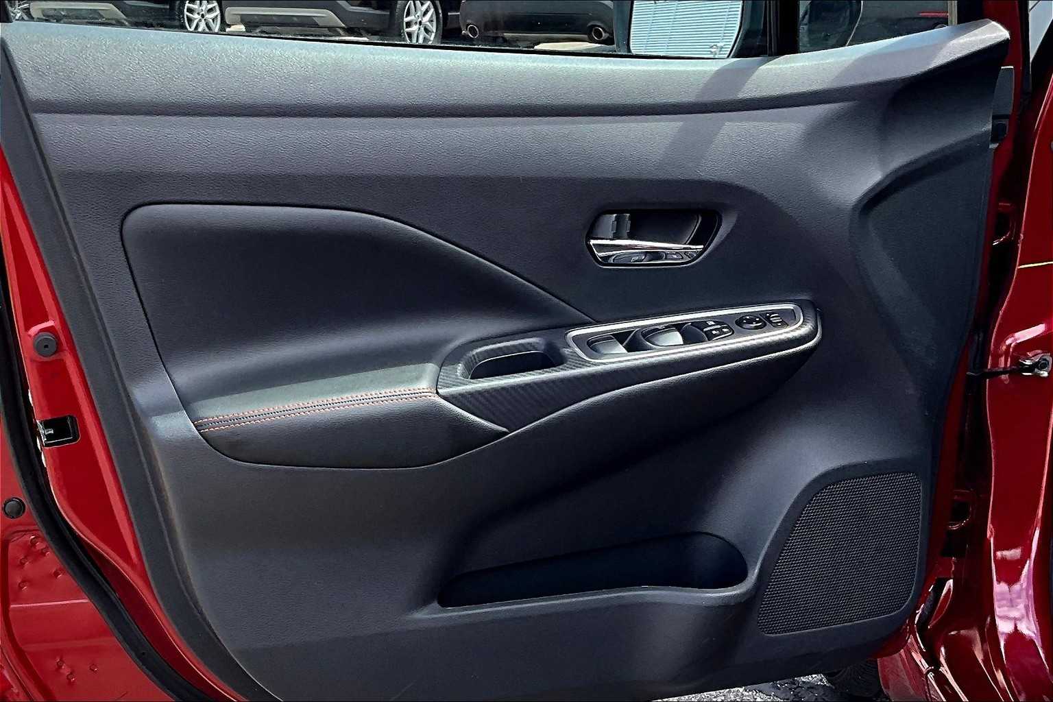 2023 Nissan Versa SR - Photo 9