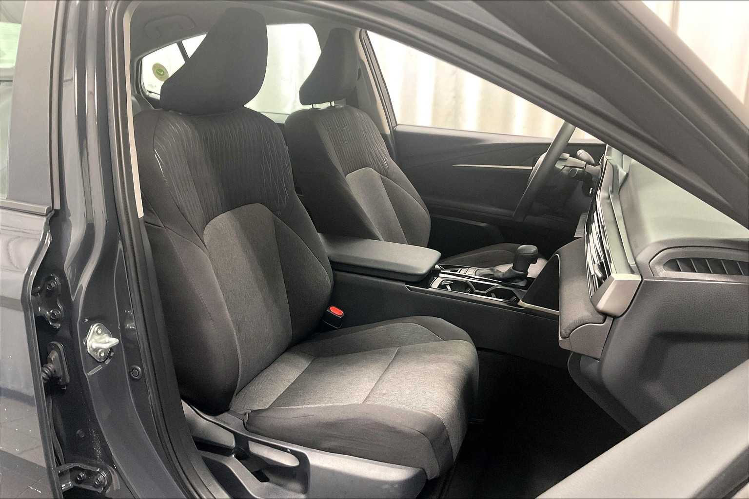 2025 Toyota Camry LE - Photo 11