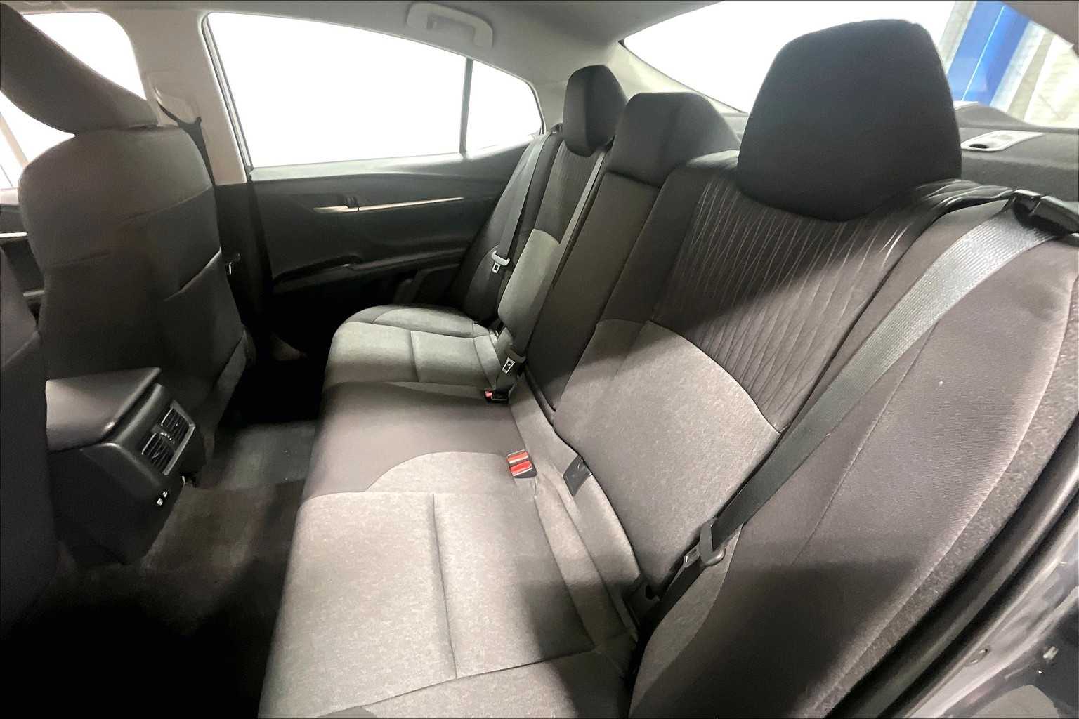 2025 Toyota Camry LE - Photo 15
