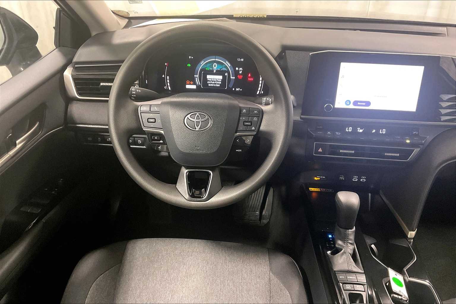 2025 Toyota Camry LE - Photo 17