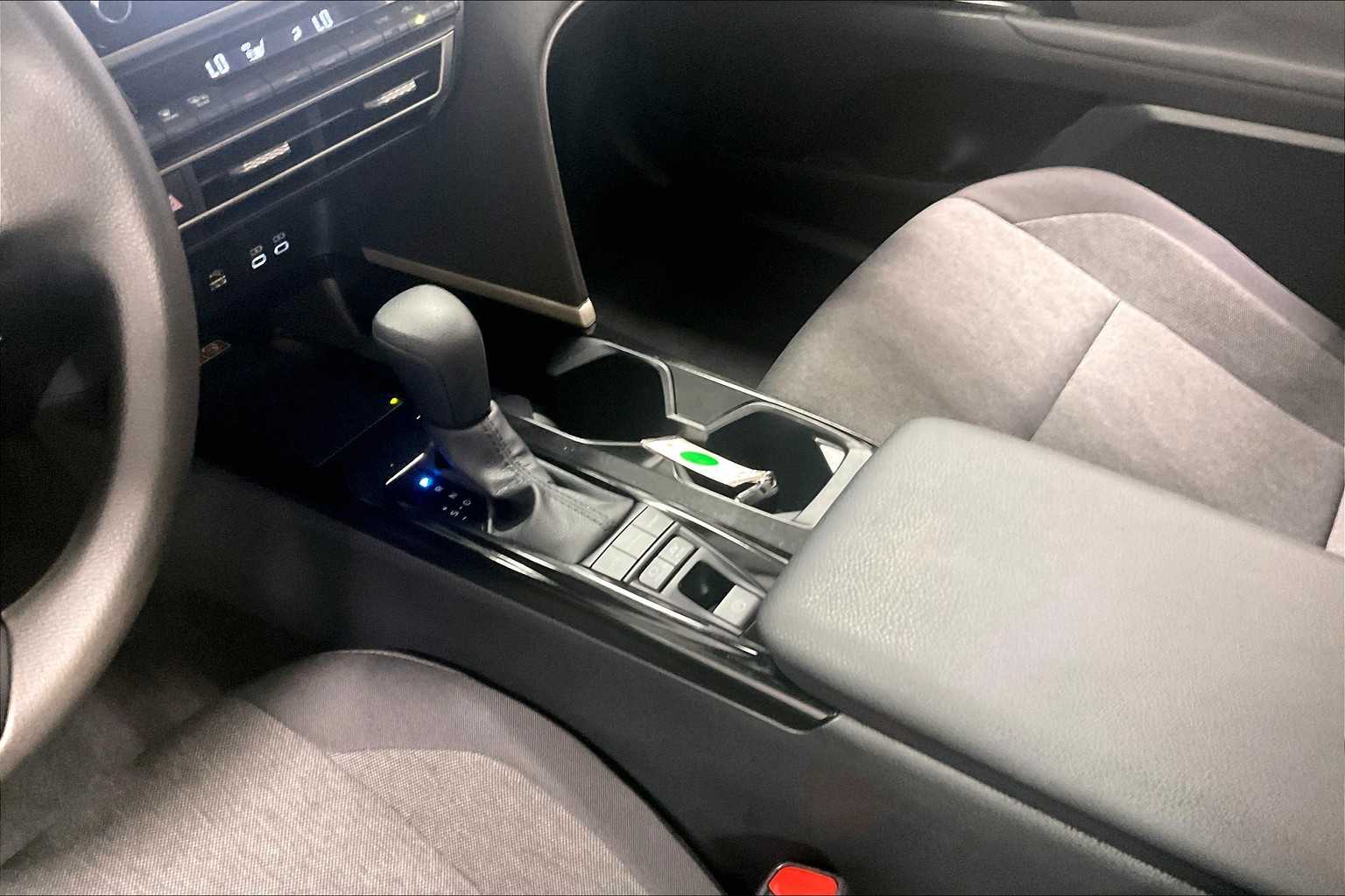 2025 Toyota Camry LE - Photo 20