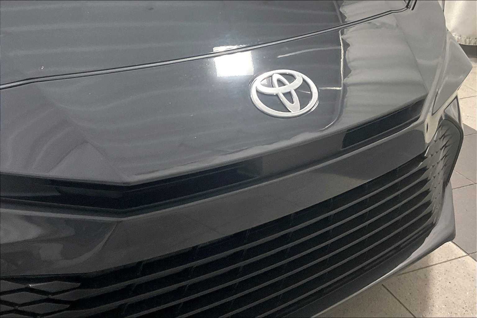 2025 Toyota Camry LE - Photo 31