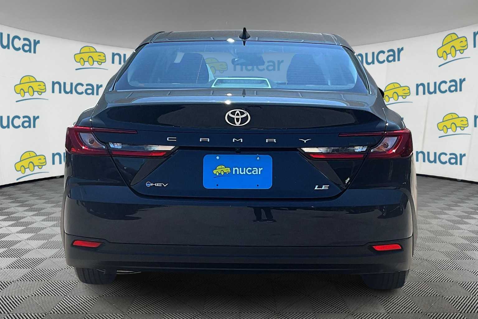 2025 Toyota Camry LE - Photo 5