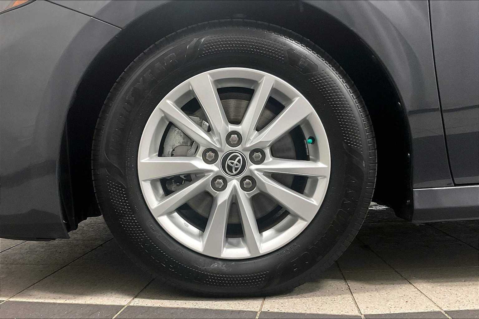 2025 Toyota Camry LE - Photo 7