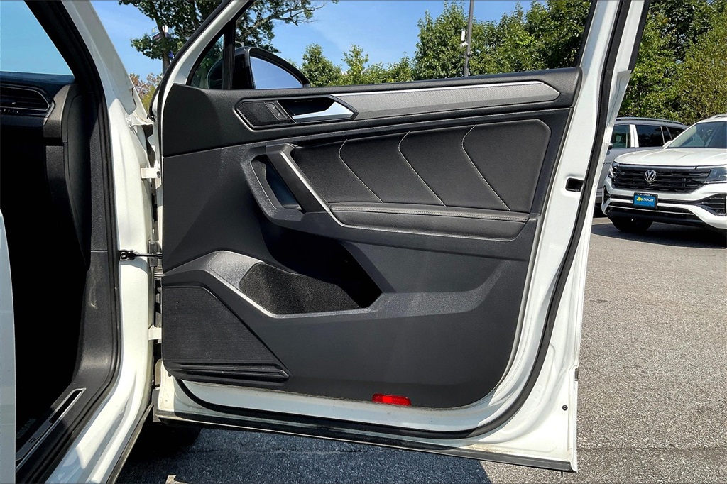 2022 Volkswagen Tiguan 2.0T SE R-Line Black - Photo 11