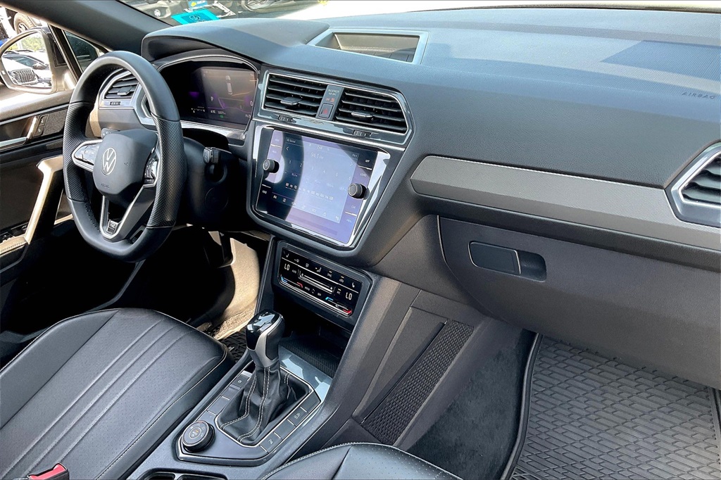 2022 Volkswagen Tiguan 2.0T SE R-Line Black - Photo 13