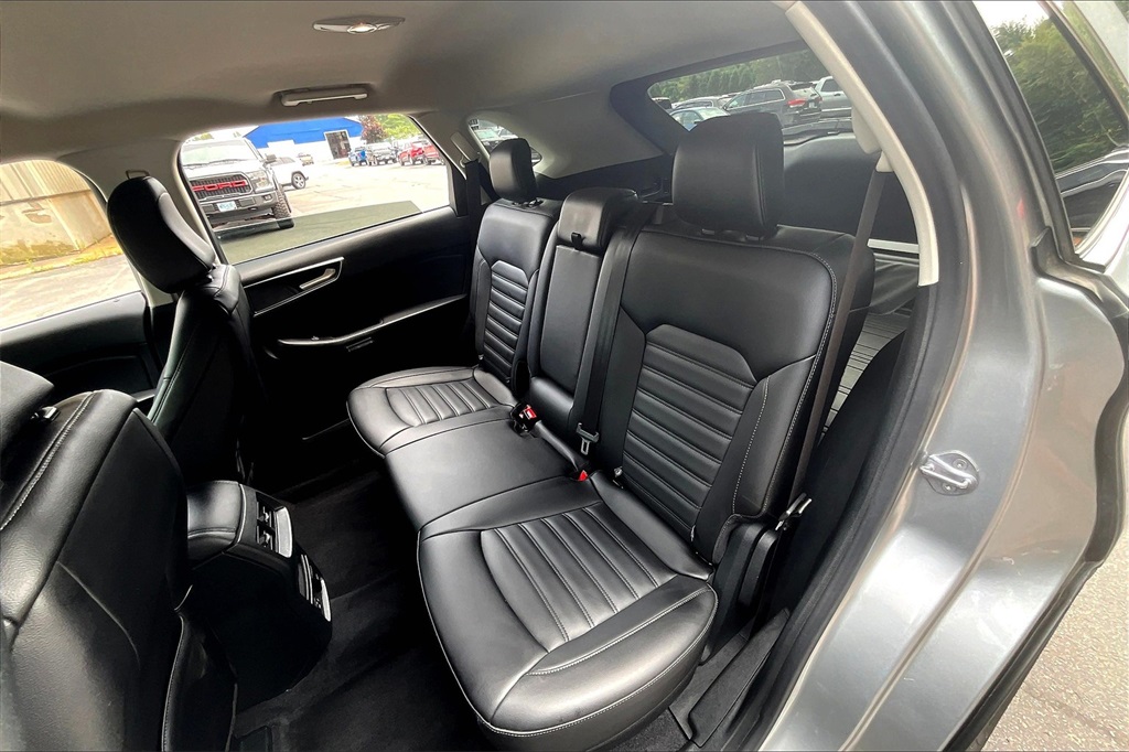 2021 Ford Edge SEL - Photo 15