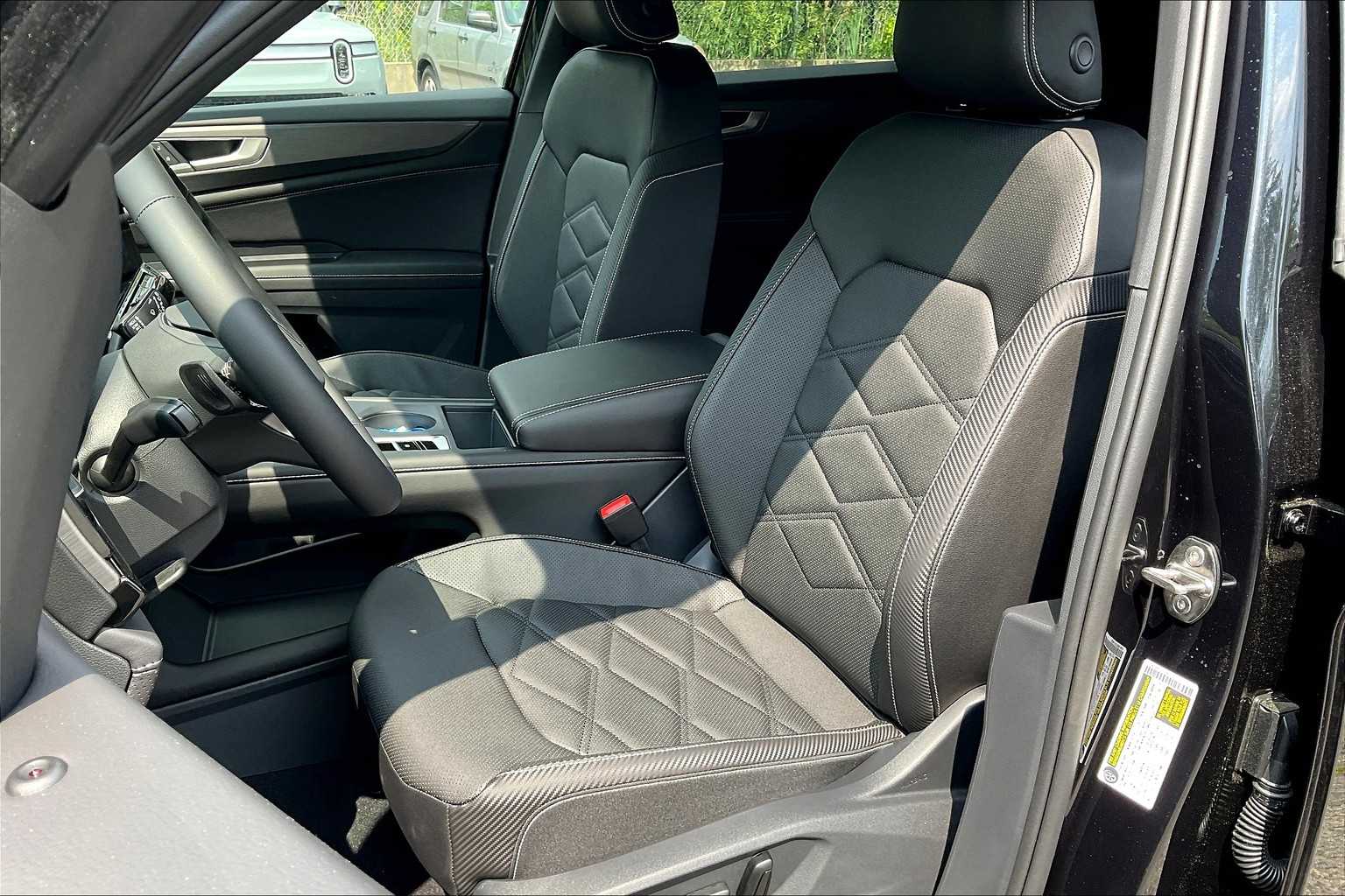 2025 Volkswagen Atlas Cross Sport 2.0T SE - Photo 11