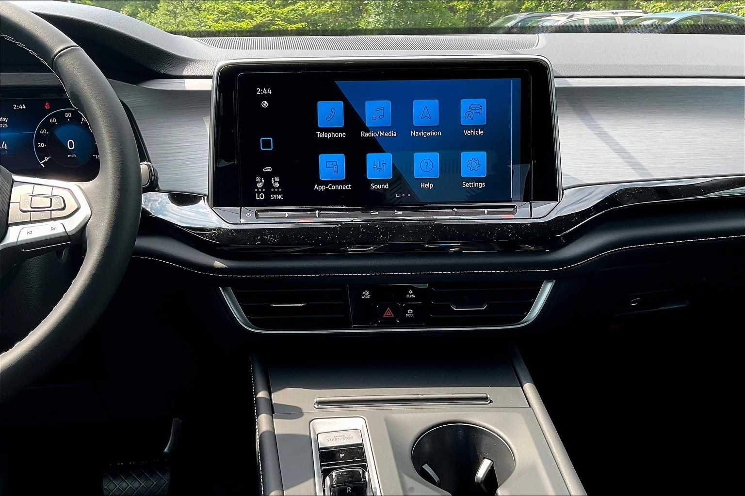 2025 Volkswagen Atlas Cross Sport 2.0T SE - Photo 13