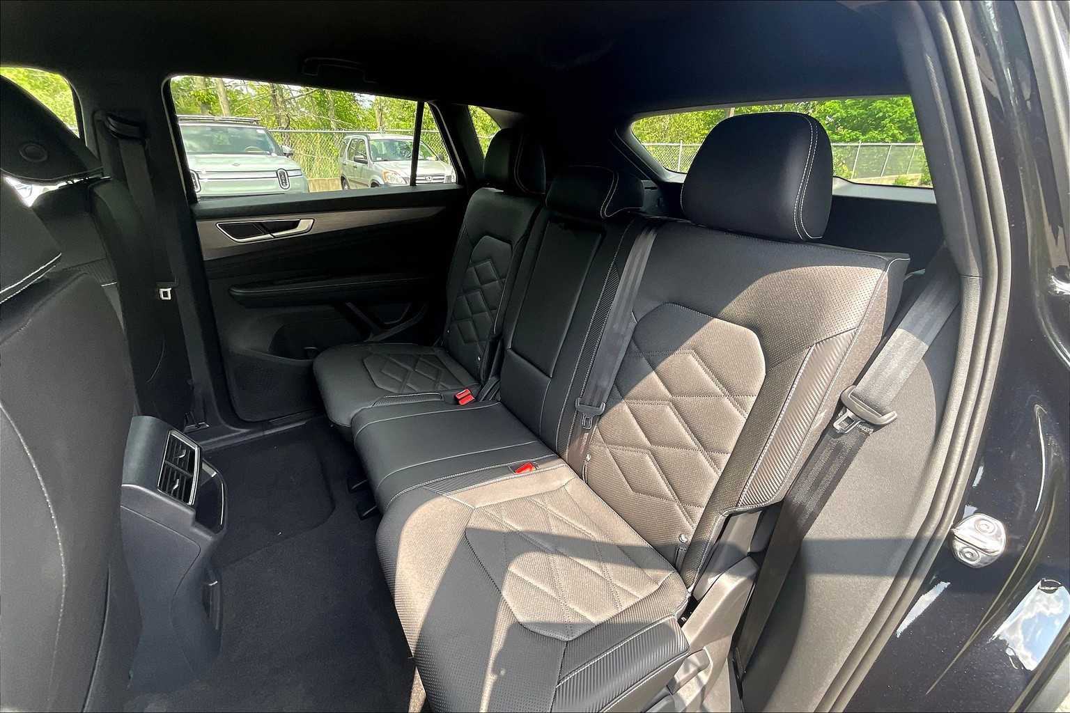 2025 Volkswagen Atlas Cross Sport 2.0T SE - Photo 15