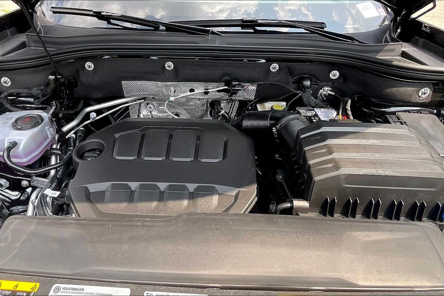 2025 Volkswagen Atlas Cross Sport 2.0T SE - Photo 16