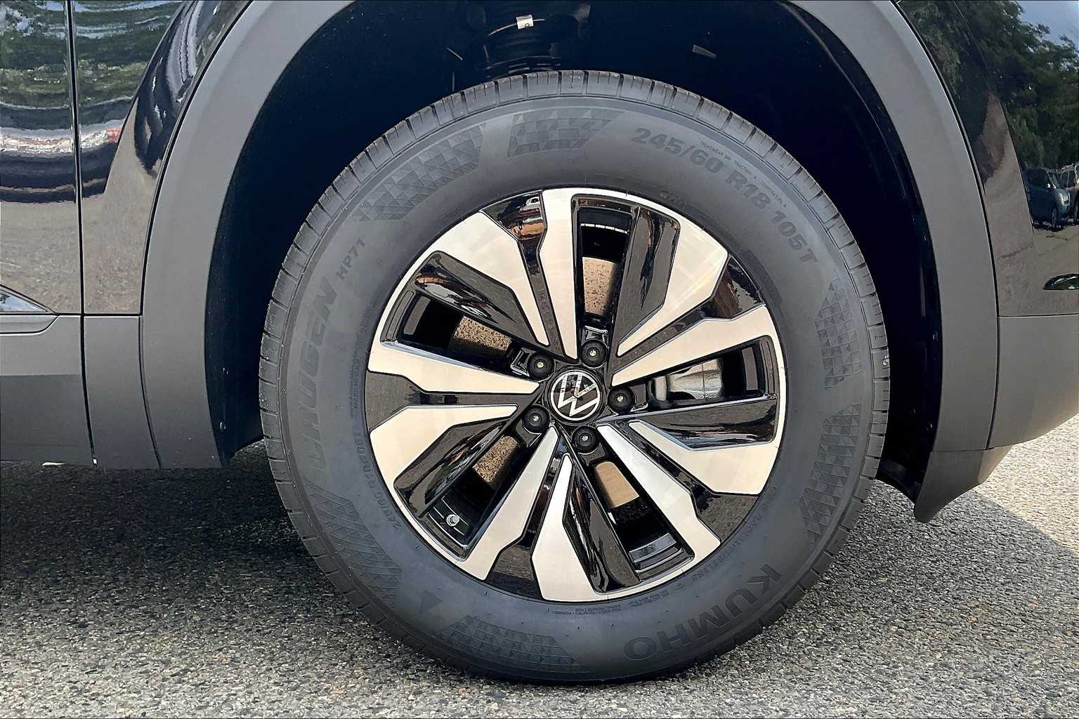 2025 Volkswagen Atlas Cross Sport 2.0T SE - Photo 8