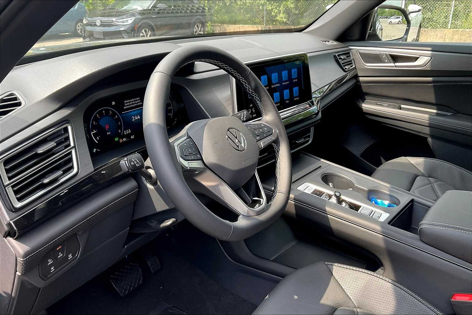 2025 Volkswagen Atlas Cross Sport 2.0T SE - Photo 9