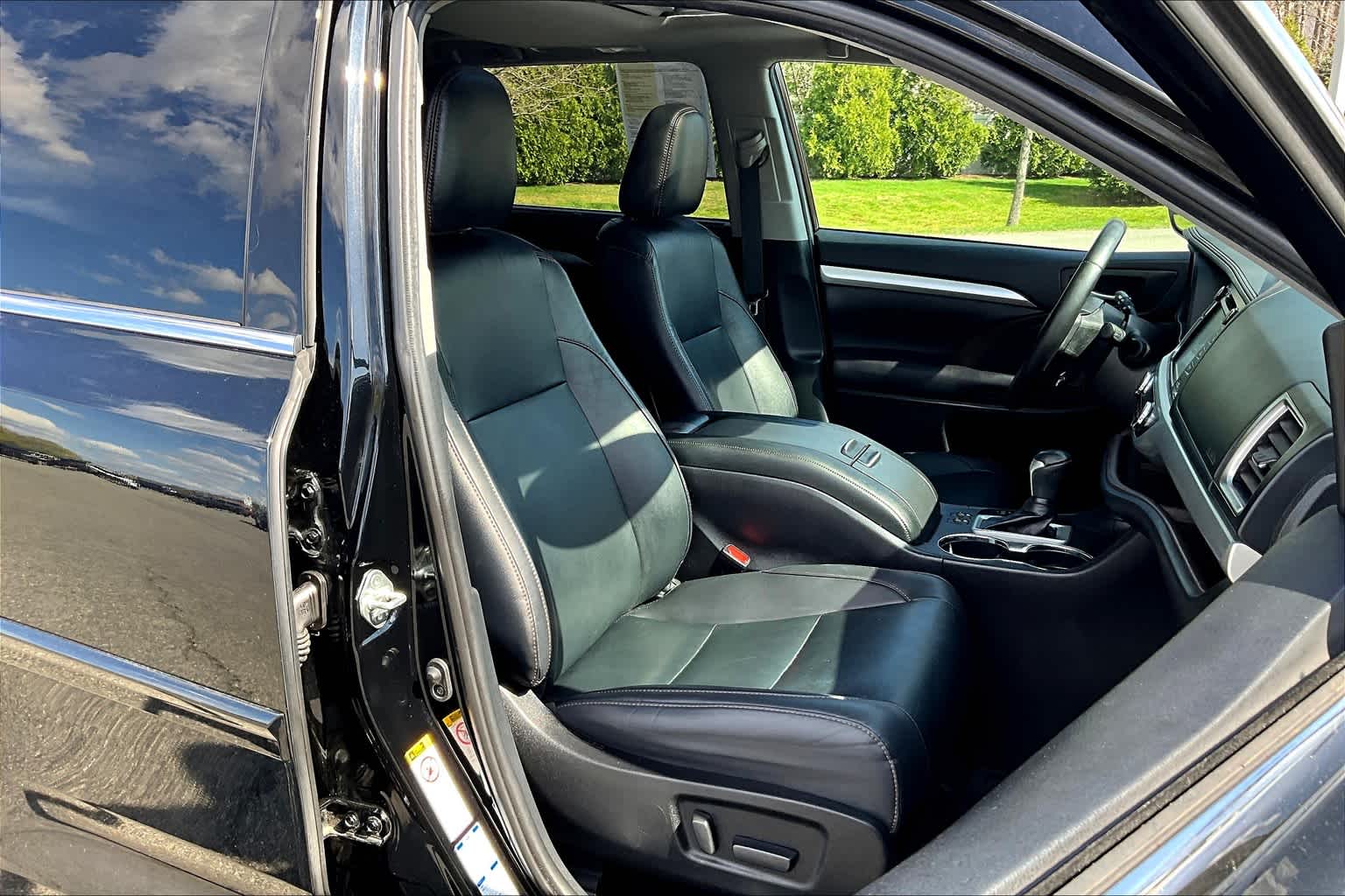 2019 Toyota Highlander XLE - Photo 11