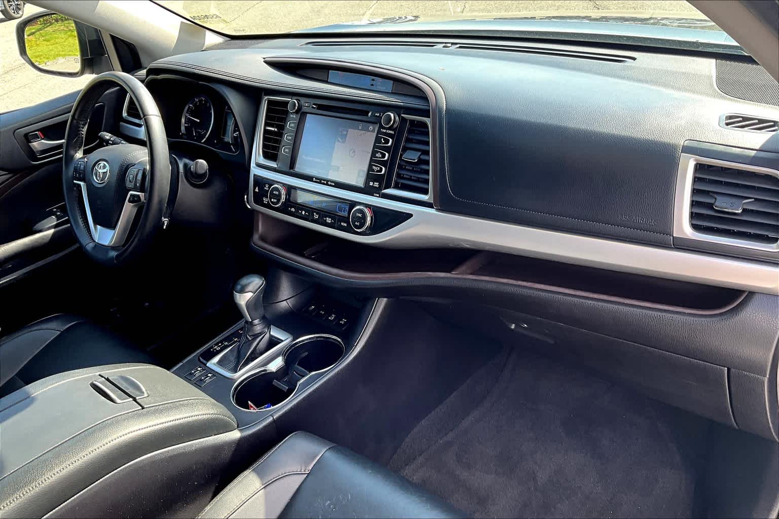 2019 Toyota Highlander XLE - Photo 14