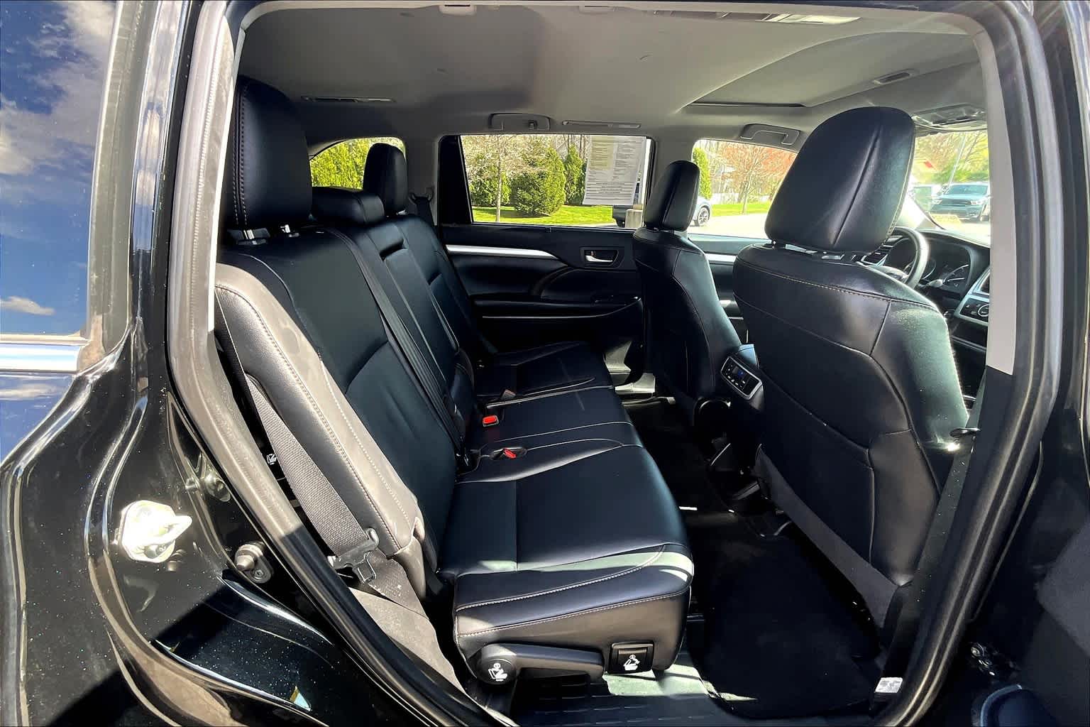 2019 Toyota Highlander XLE - Photo 16