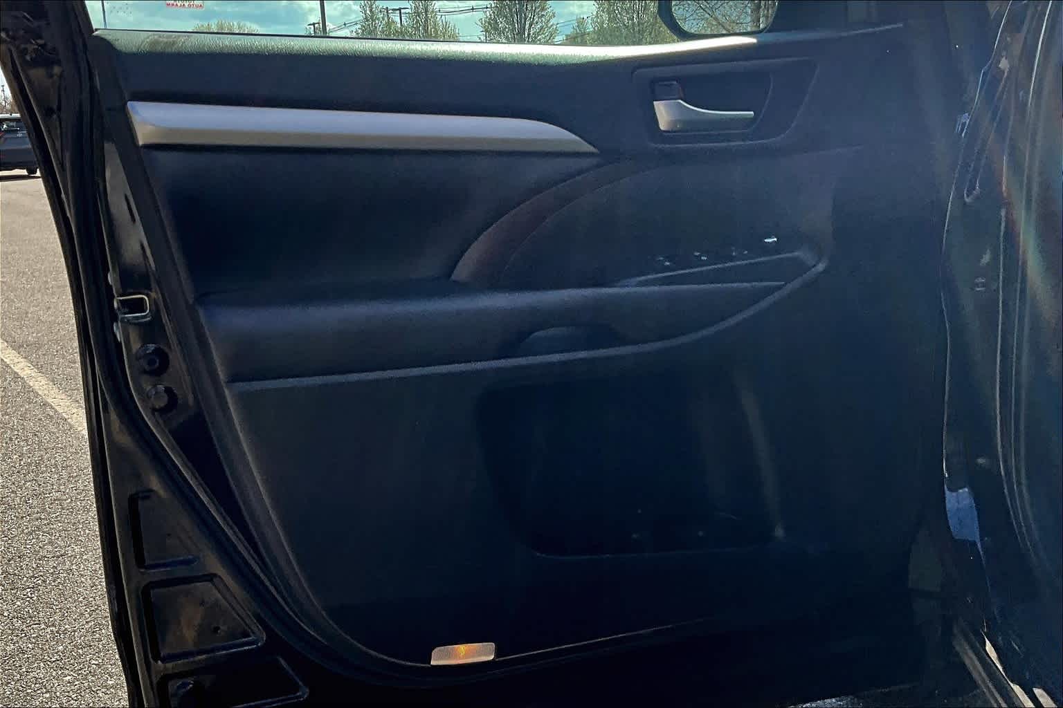 2019 Toyota Highlander XLE - Photo 9