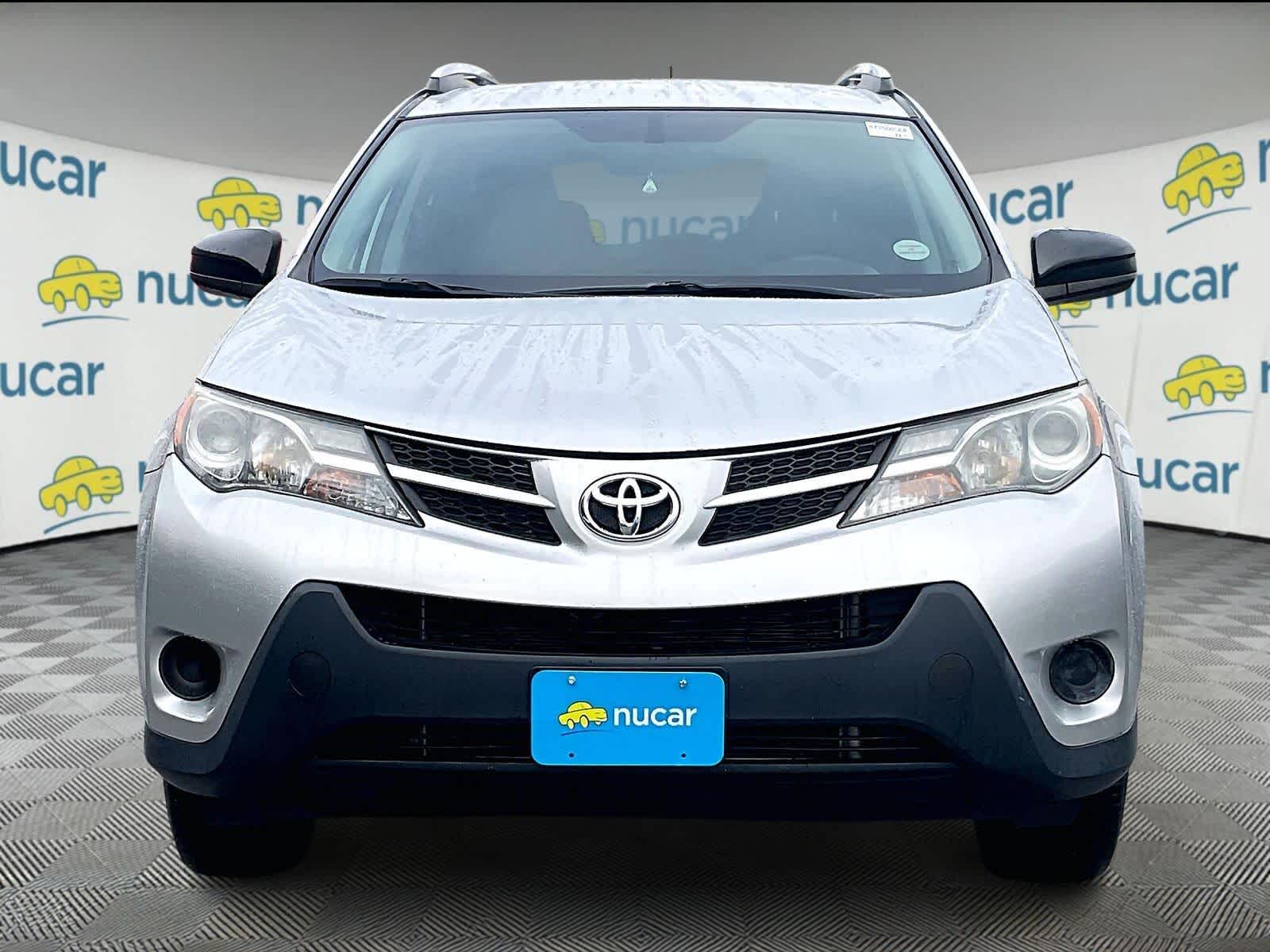 2015 Toyota RAV4 LE - Photo 2