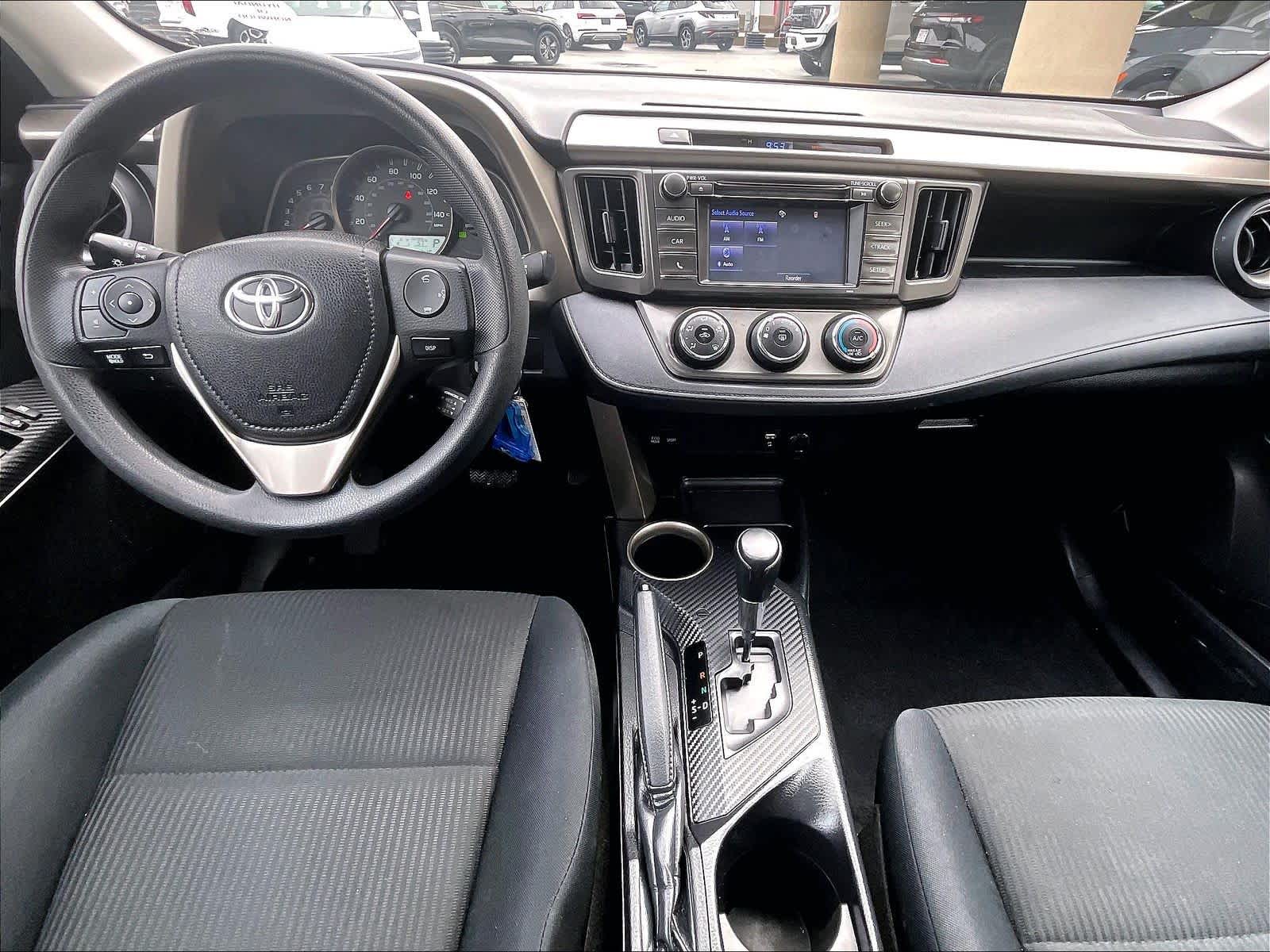 2015 Toyota RAV4 LE - Photo 21