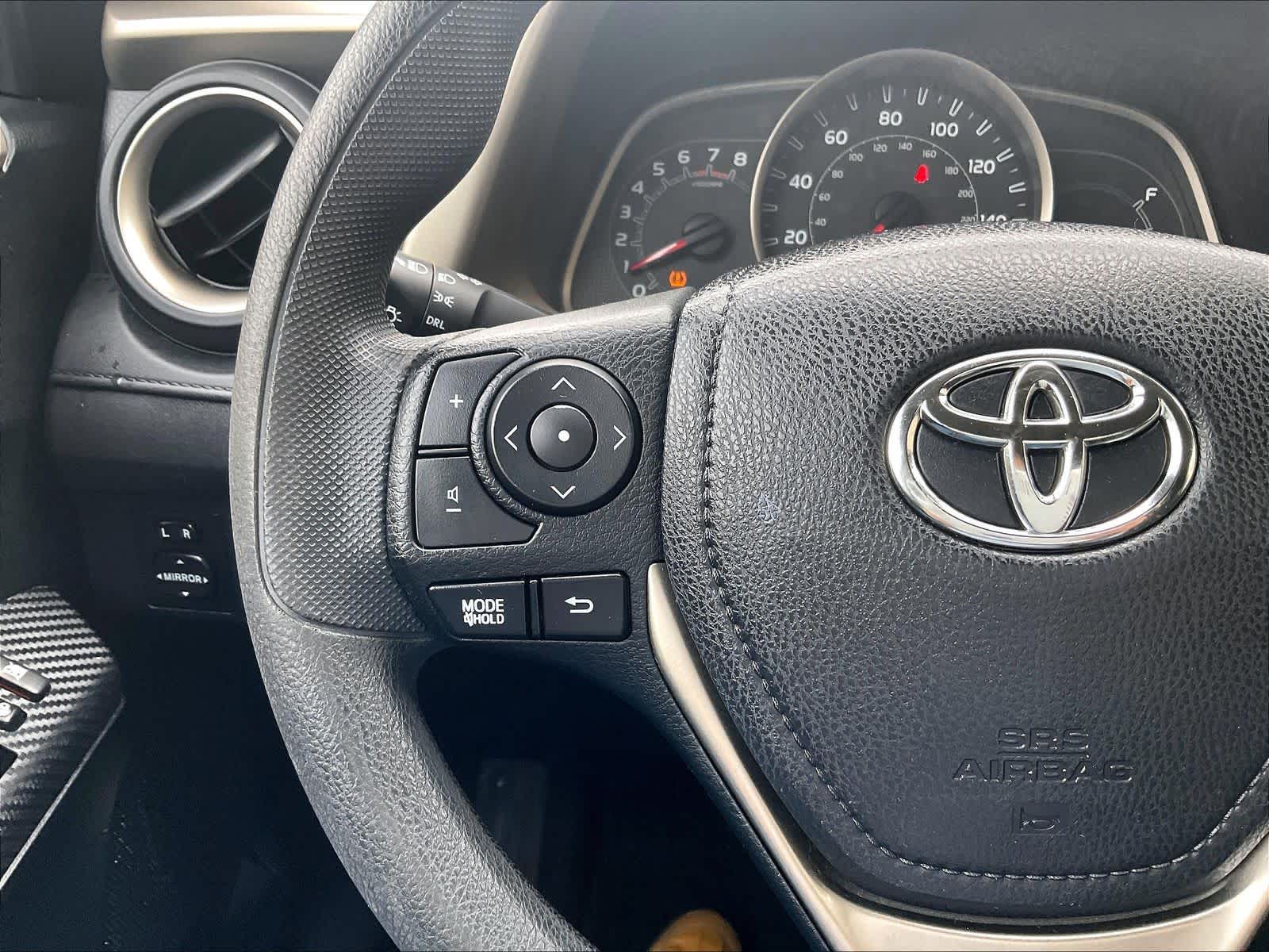 2015 Toyota RAV4 LE - Photo 22