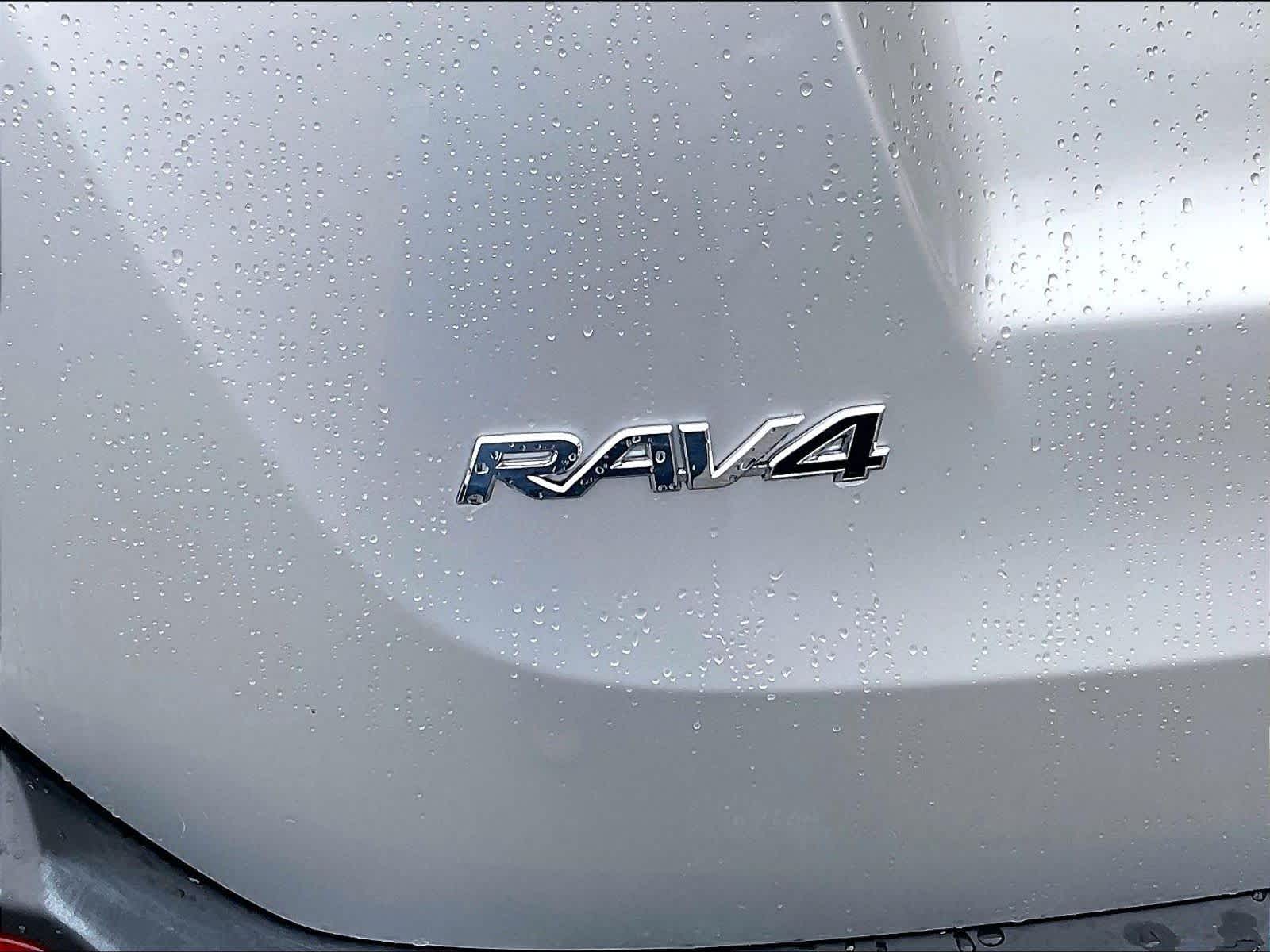 2015 Toyota RAV4 LE - Photo 28
