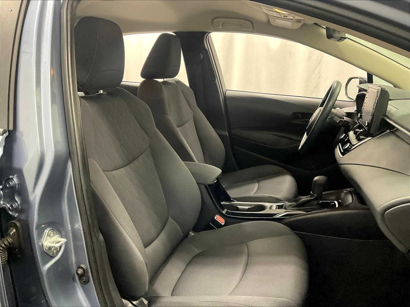 2022 Toyota Corolla LE - Photo 11