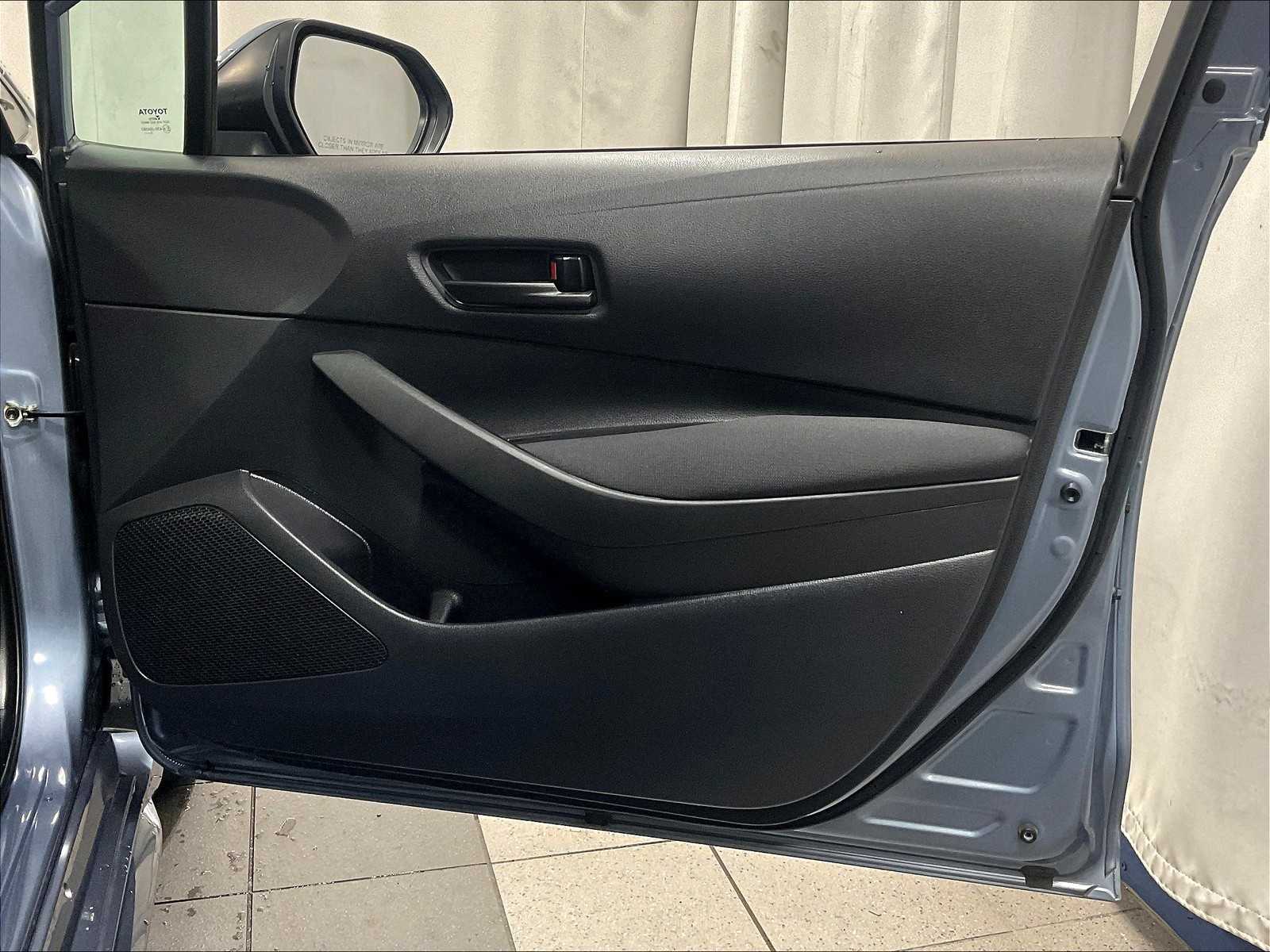 2022 Toyota Corolla LE - Photo 12