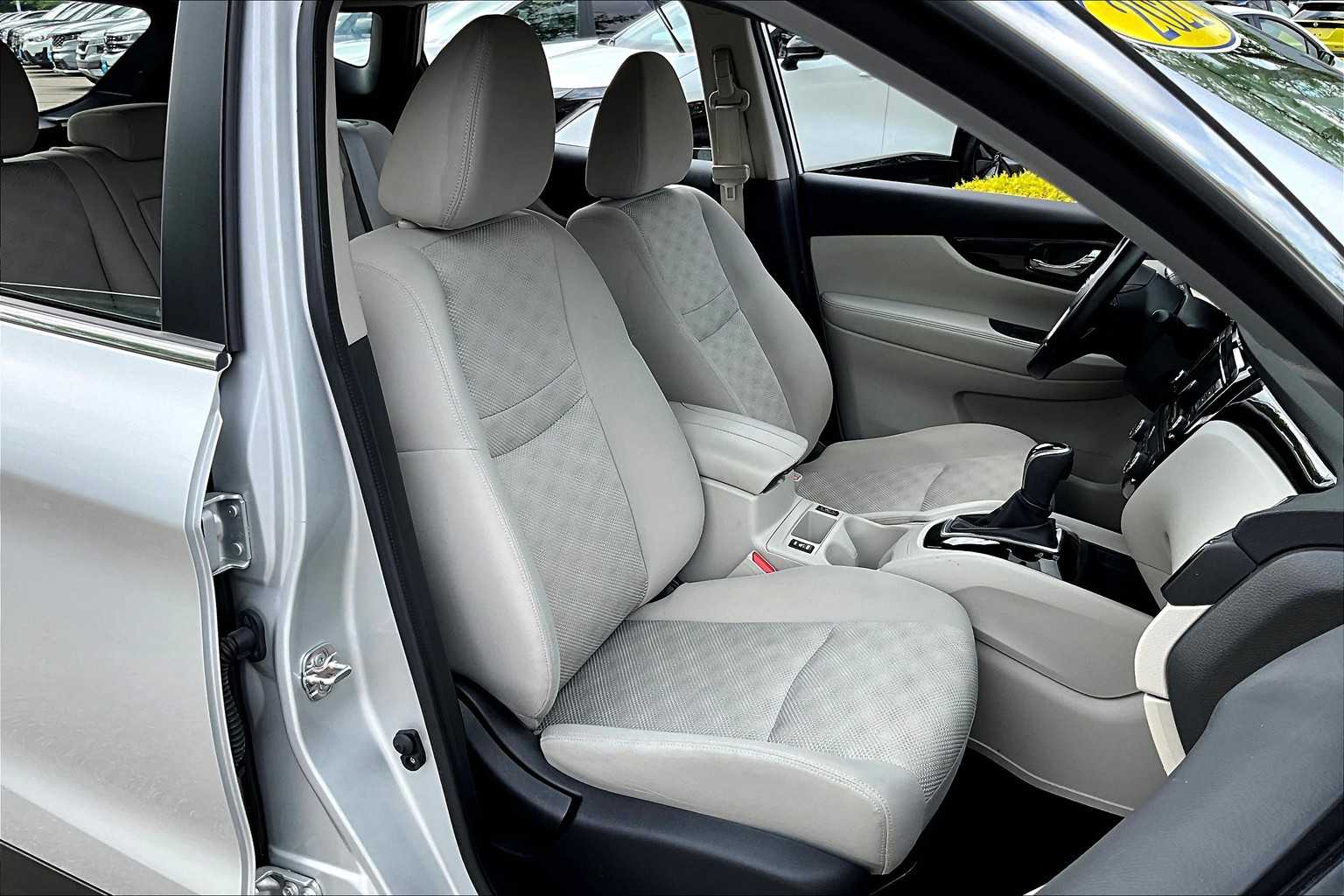 2021 Nissan Rogue Sport SV - Photo 11