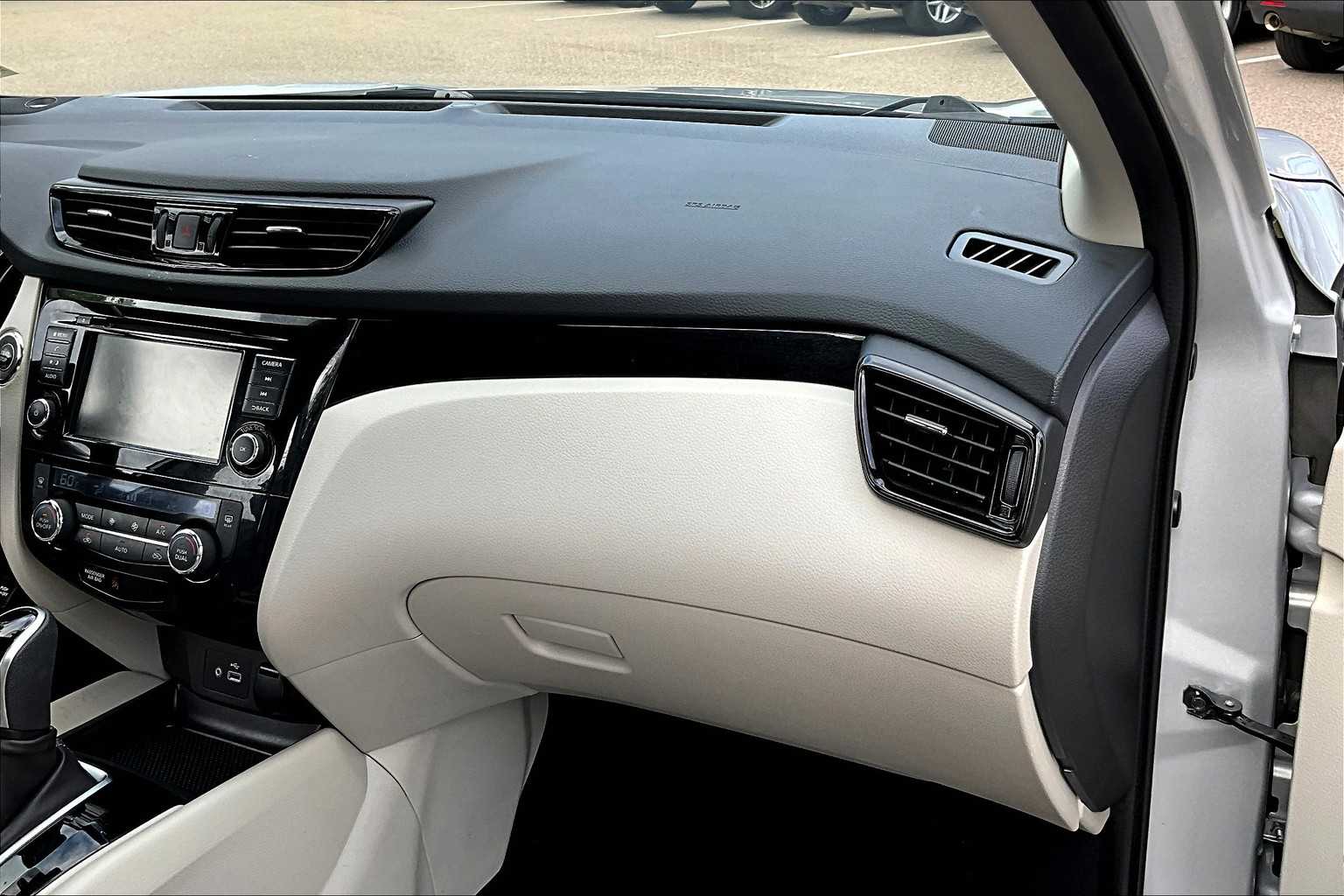 2021 Nissan Rogue Sport SV - Photo 13