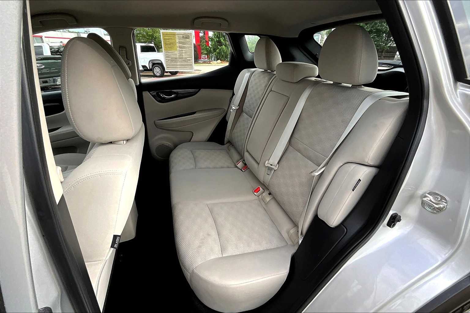 2021 Nissan Rogue Sport SV - Photo 15